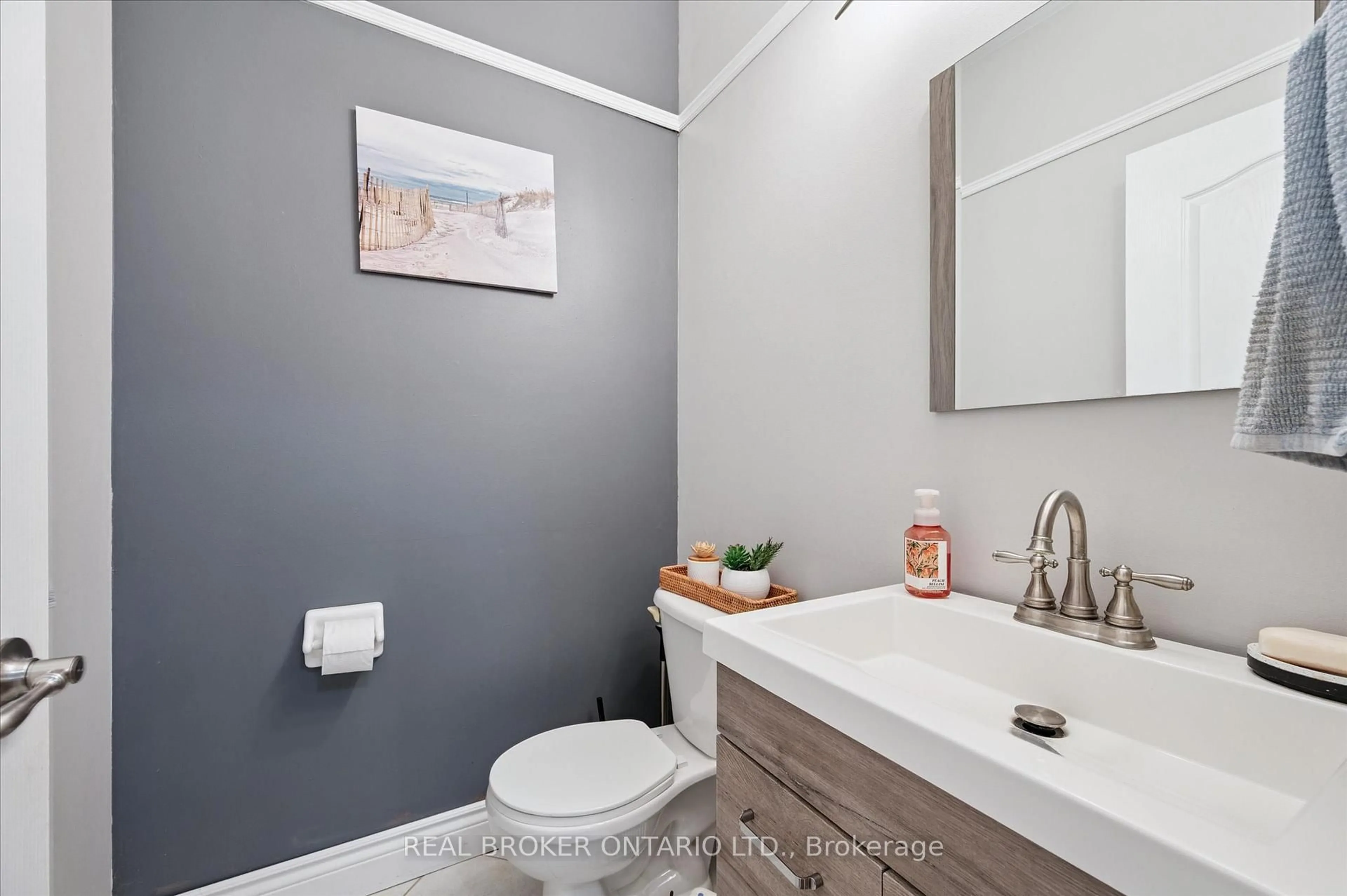 Contemporary bathroom, ceramic/tile floor for 18 Pearwood Crt, Kitchener Ontario N2P 2L1