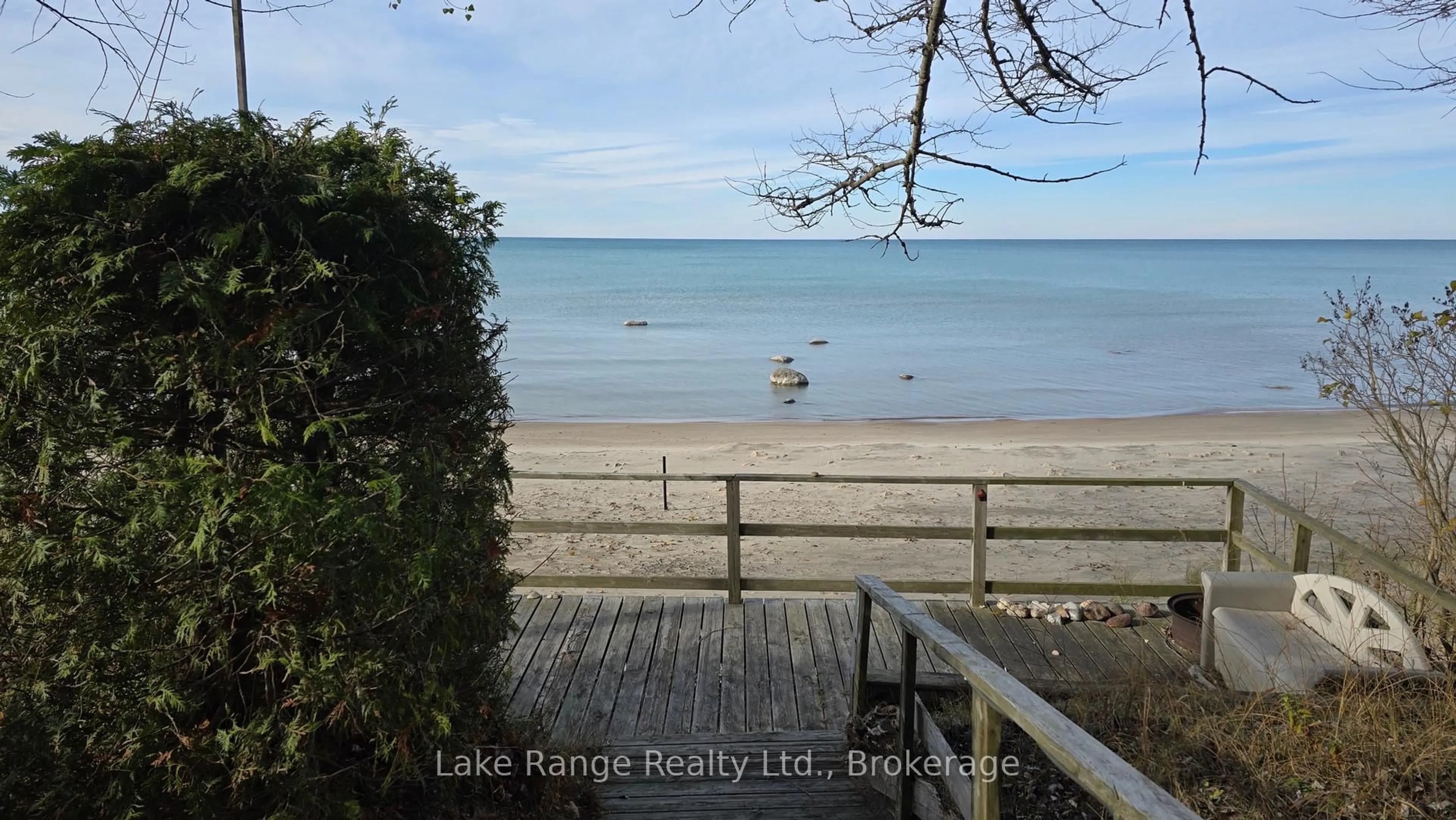 Blurry image for 124 Bruce Beach Rd, Huron-Kinloss Ontario N2Z 2X3