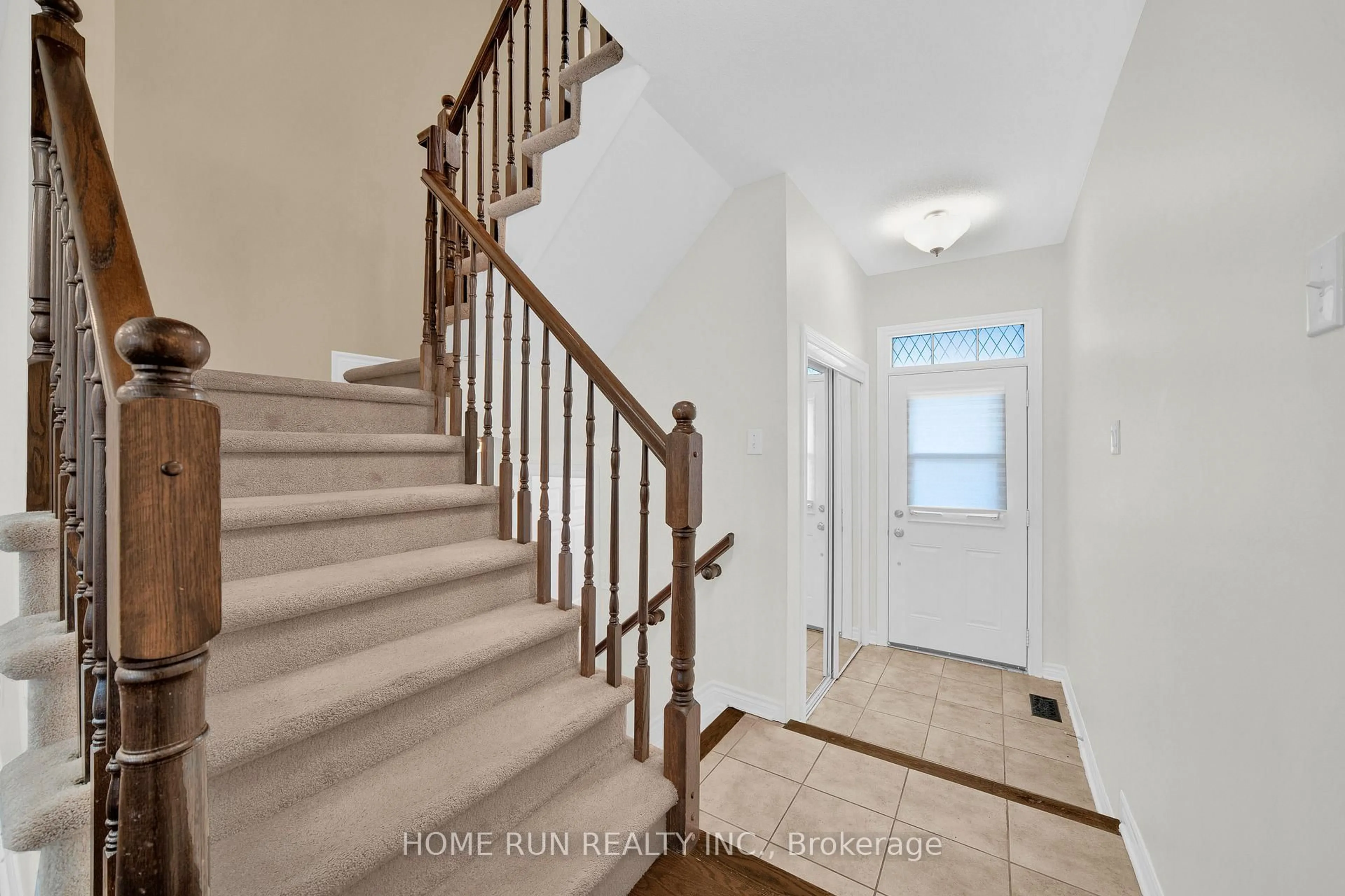 Unknown for 284 PAR-LA-VILLE Circ, Ottawa Ontario K2S 0M4