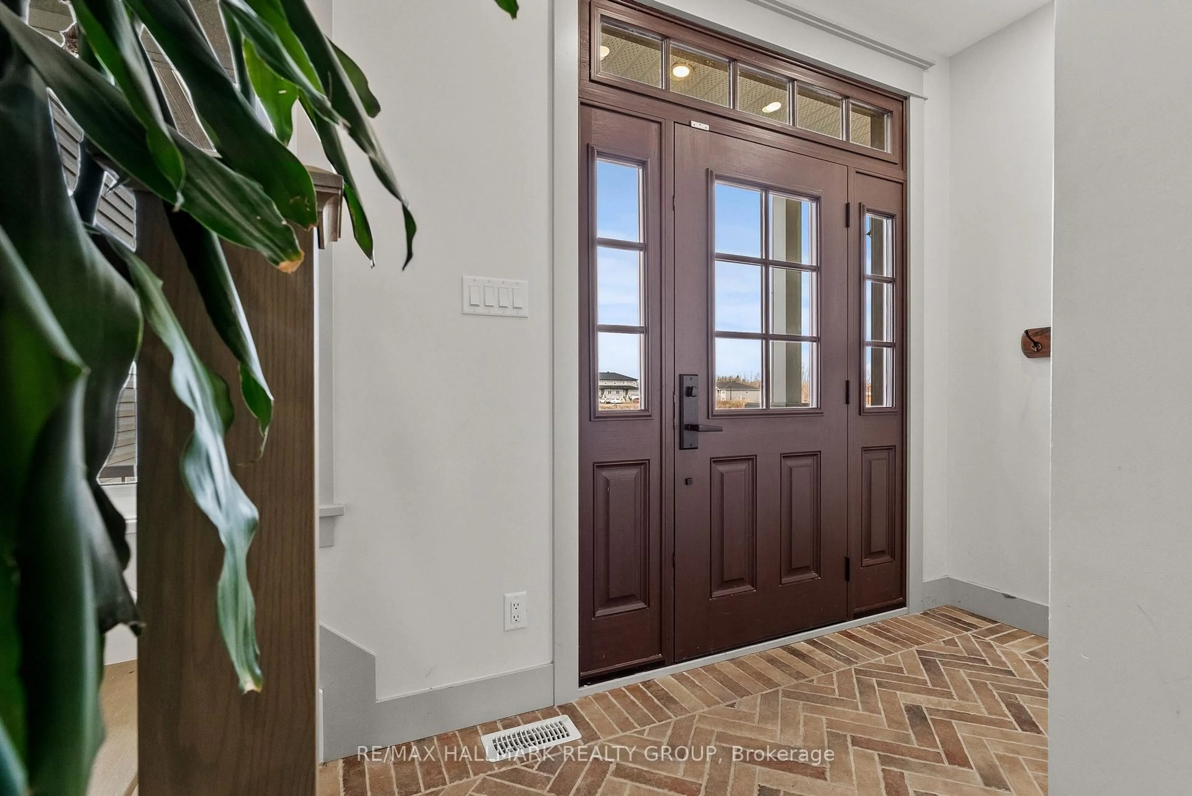 Indoor entryway for 71 Cayer St, The Nation Ontario K0A 3C0