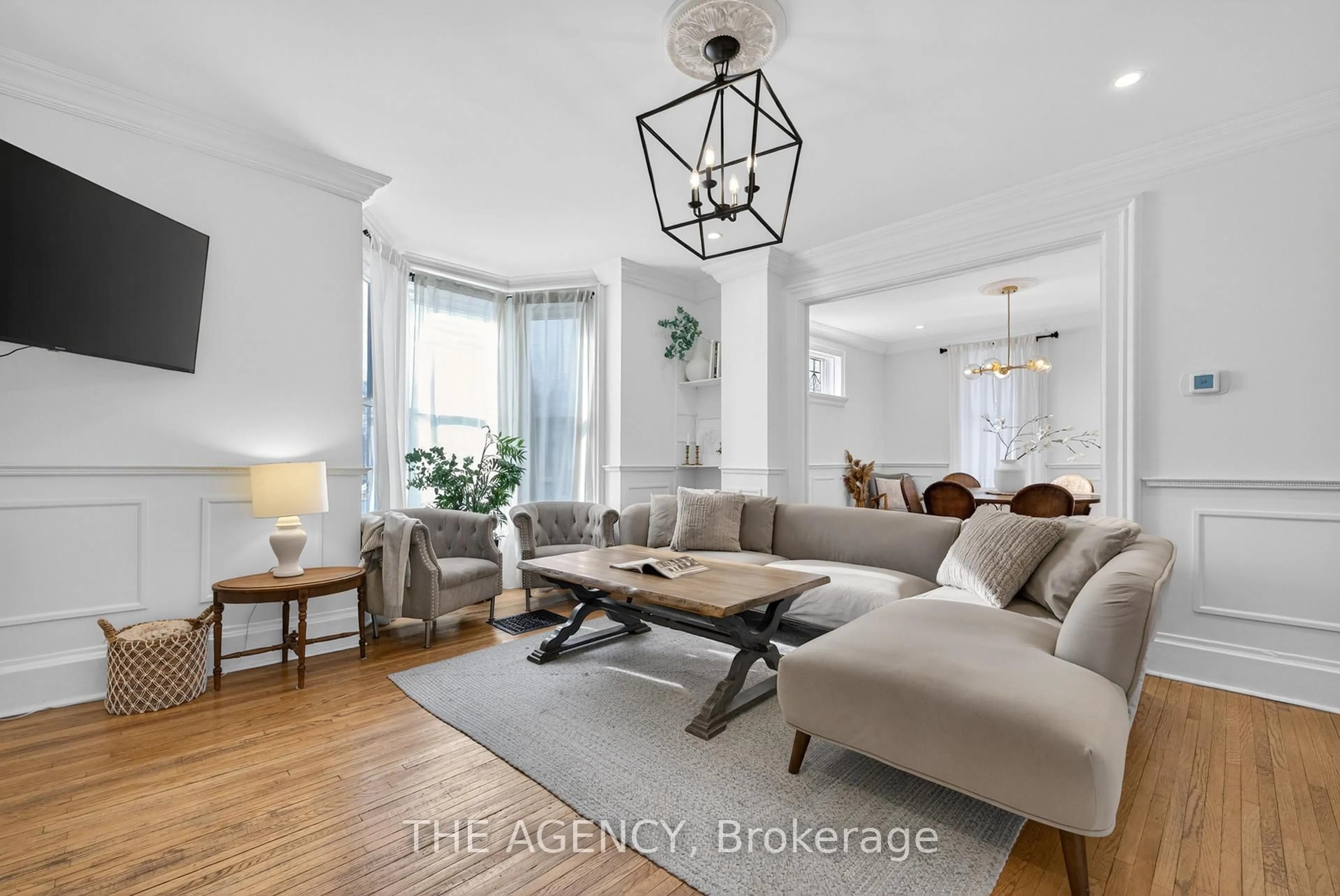 Living room with furniture, unknown for 4456 Park St, Niagara Falls Ontario L2E 2P6