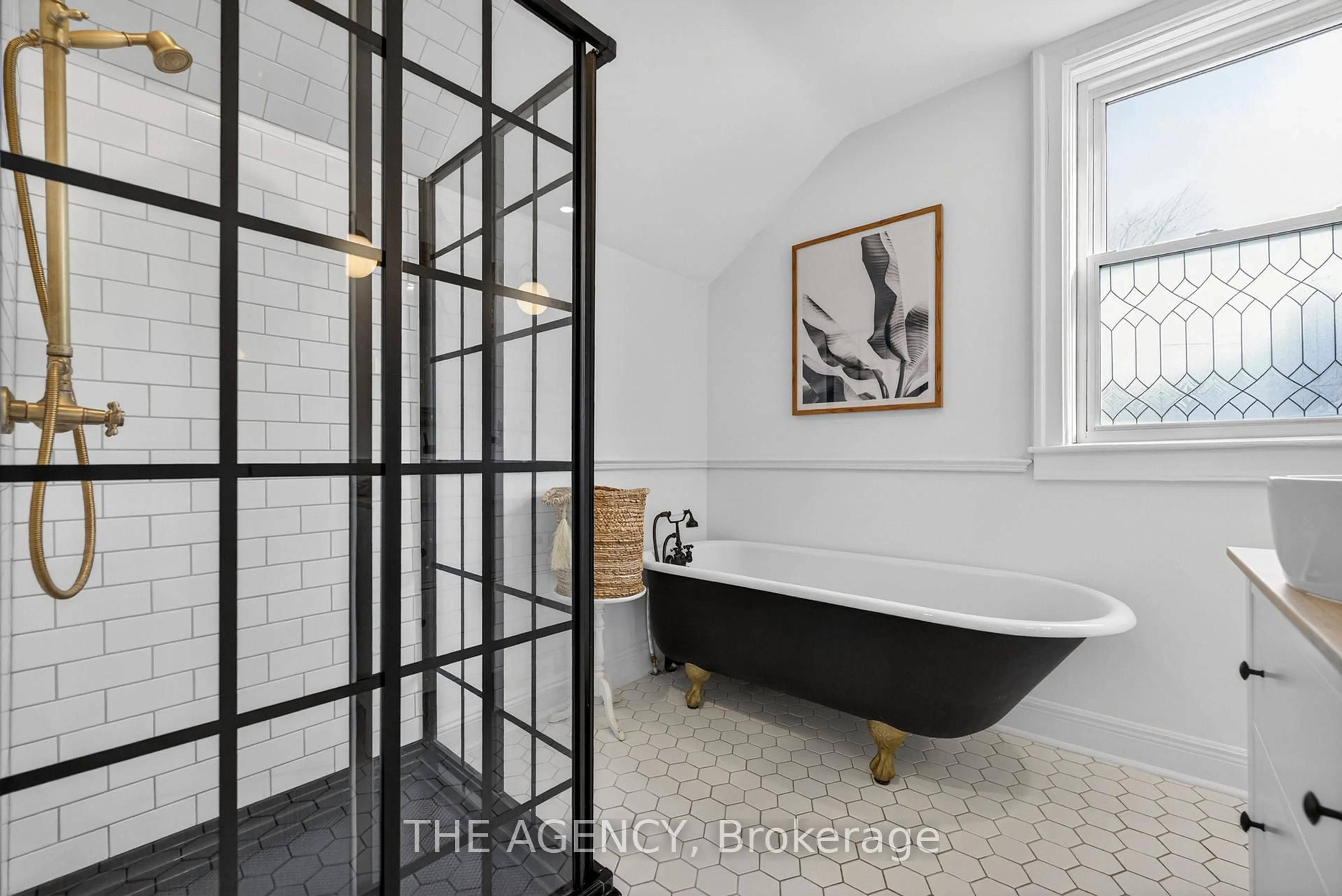 Contemporary bathroom, ceramic/tile floor for 4456 Park St, Niagara Falls Ontario L2E 2P6