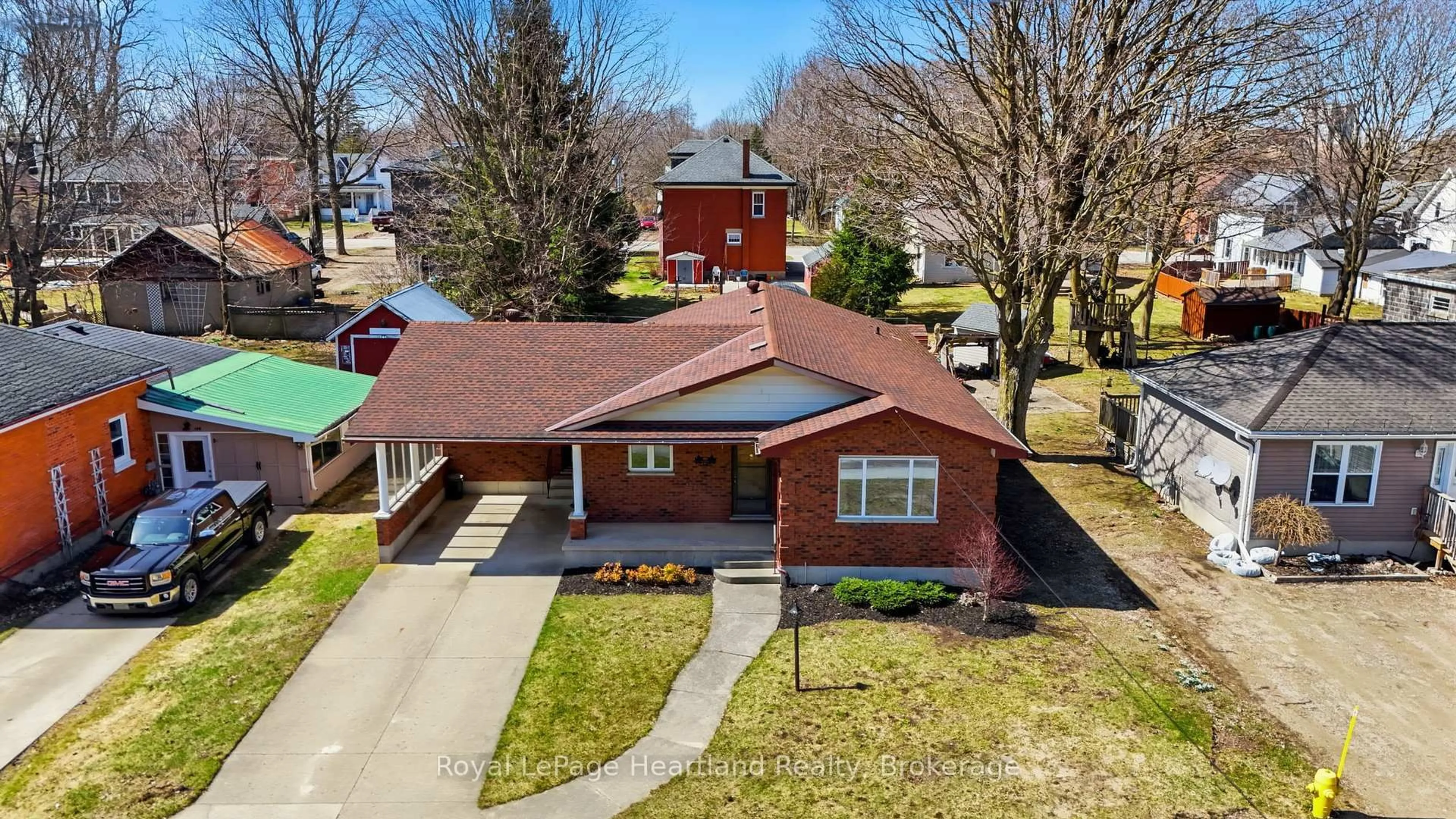 A pic from outside/outdoor area/front of a property/back of a property/a pic from drone, street for 350 Edward St, North Huron Ontario N0G 2W0