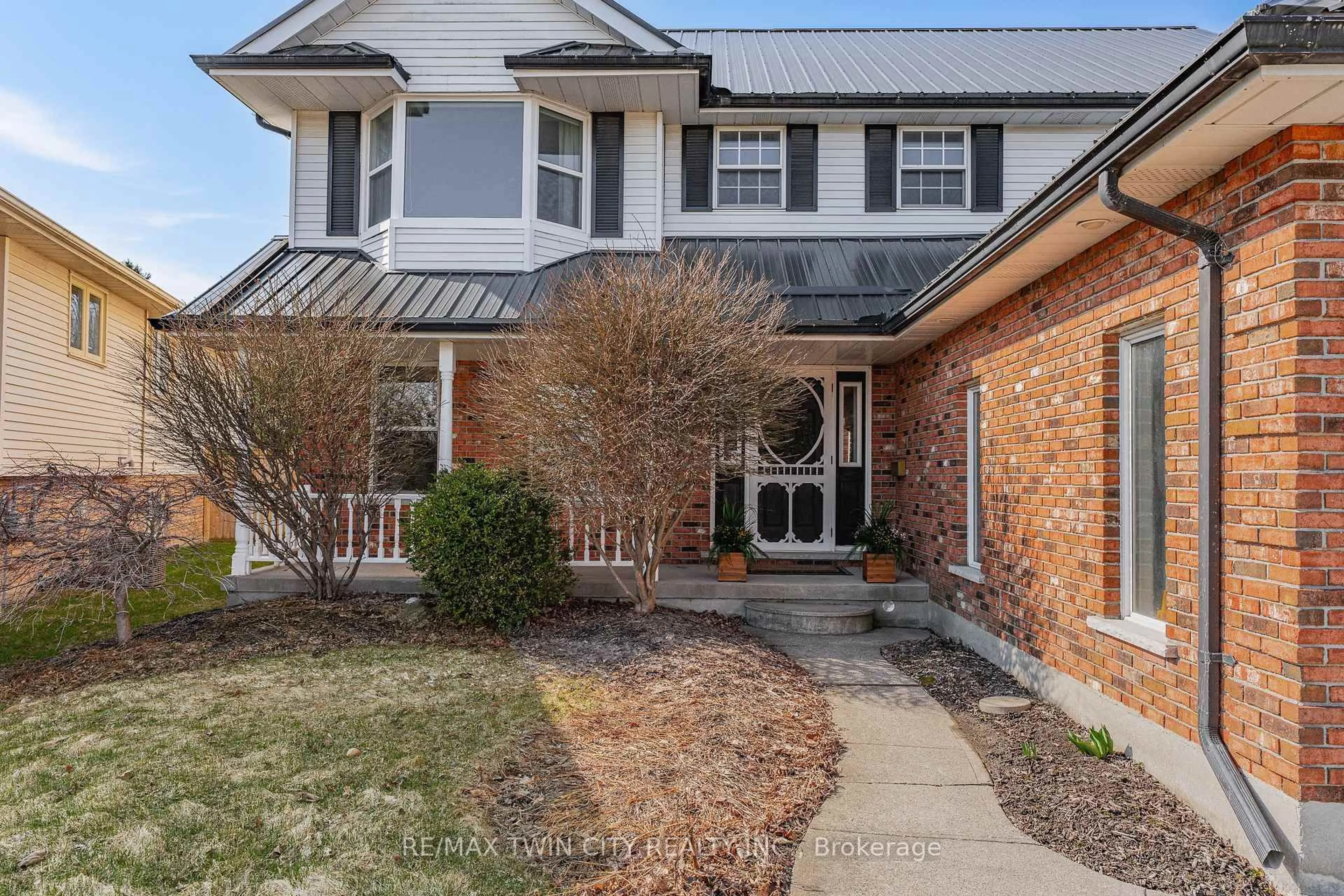 Home with brick exterior material, street for 38 Glen Abbey Crt, Woodstock Ontario N4S 8S9