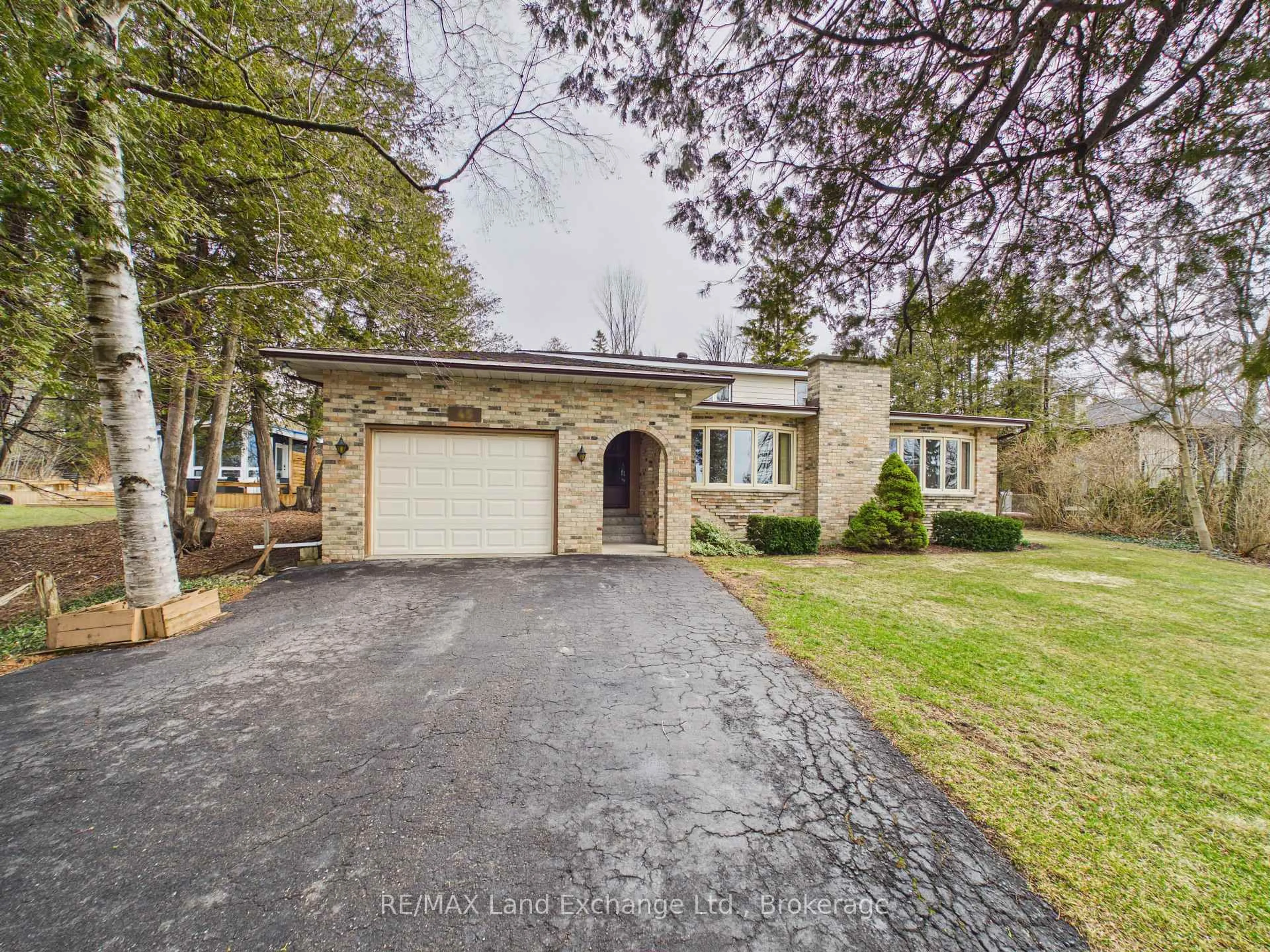 Unknown for 45 Goderich St, Kincardine Ontario N2Z 2L2