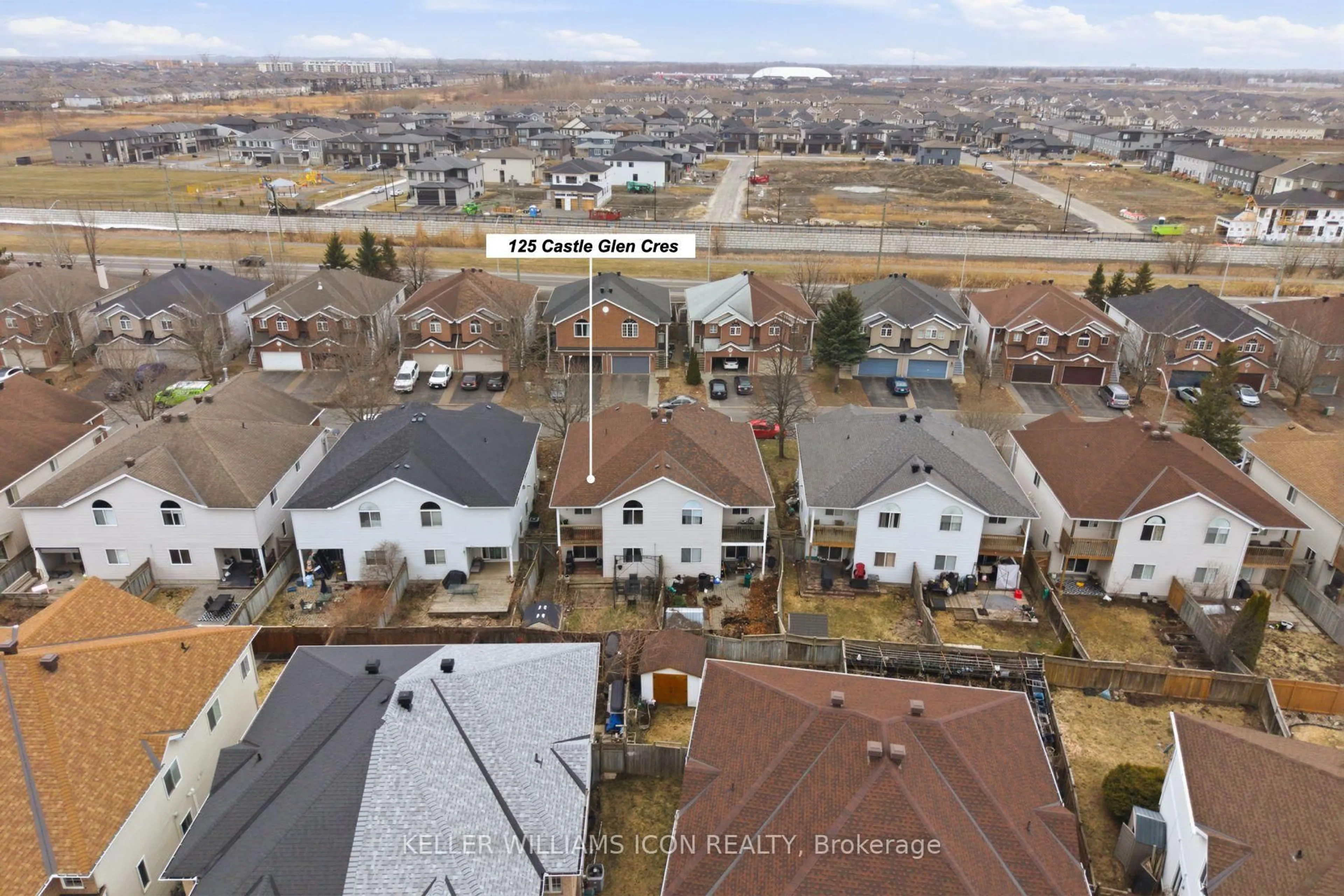 A pic from outside/outdoor area/front of a property/back of a property/a pic from drone, city buildings view from balcony for 125 Castle Glen Cres, Ottawa Ontario K2L 4G9