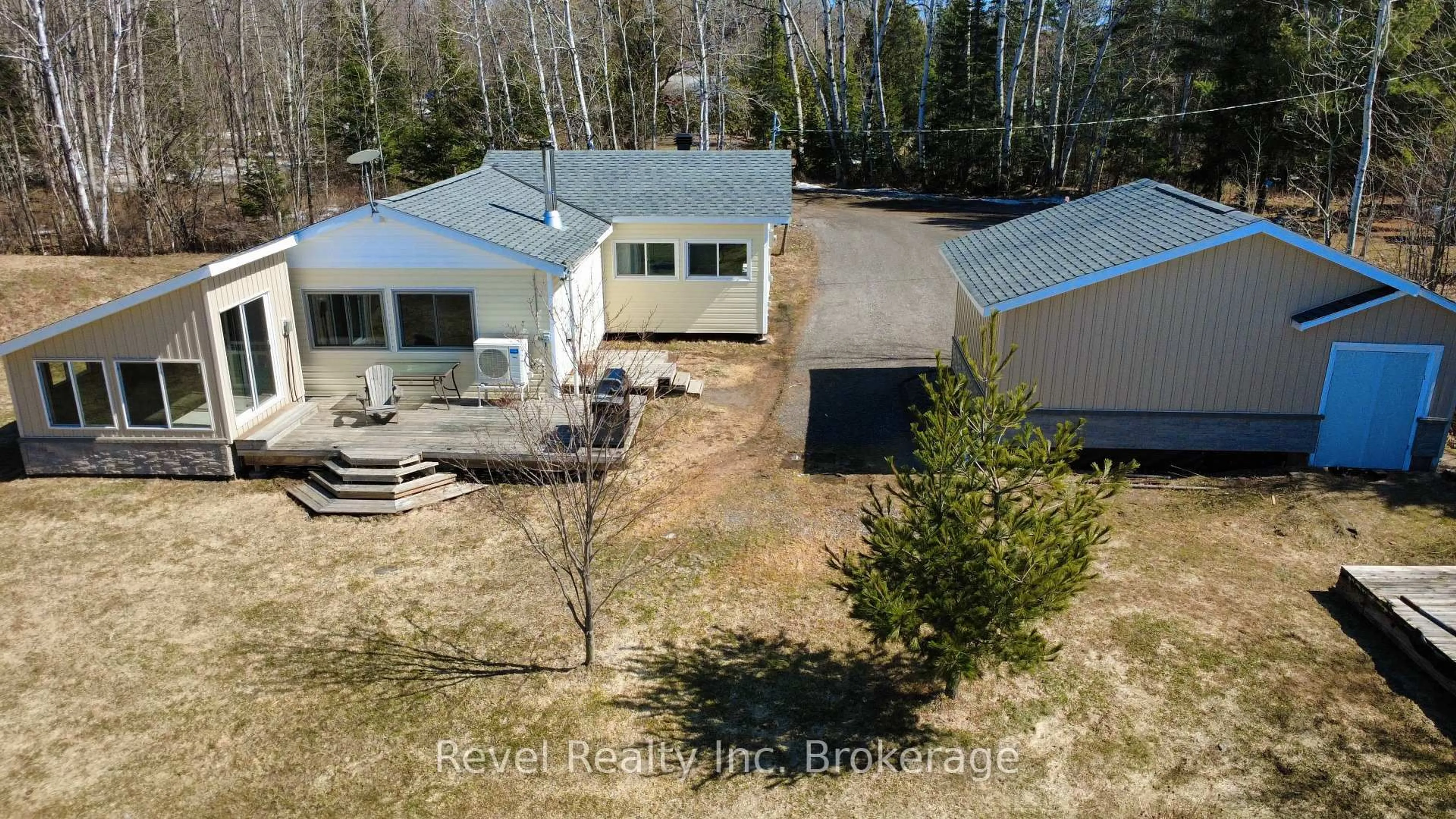 A pic from outside/outdoor area/front of a property/back of a property/a pic from drone, building for 286 Mallard Haven Rd, Chisholm Ontario P0H 1B0