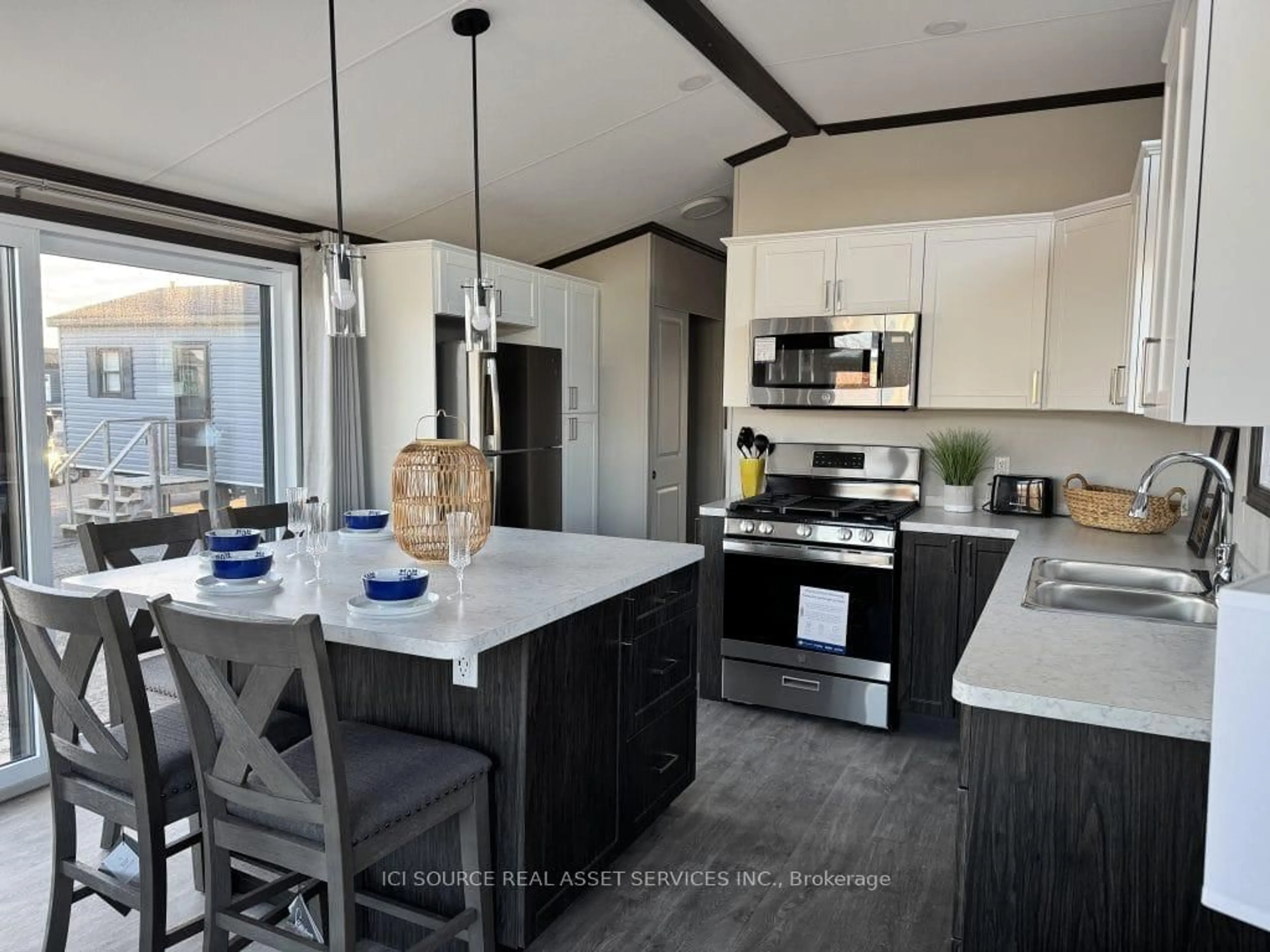 Open concept kitchen, unknown for 1047 Bonnie Lake Camp Rd #TRILM, Bracebridge Ontario P1L 1W9