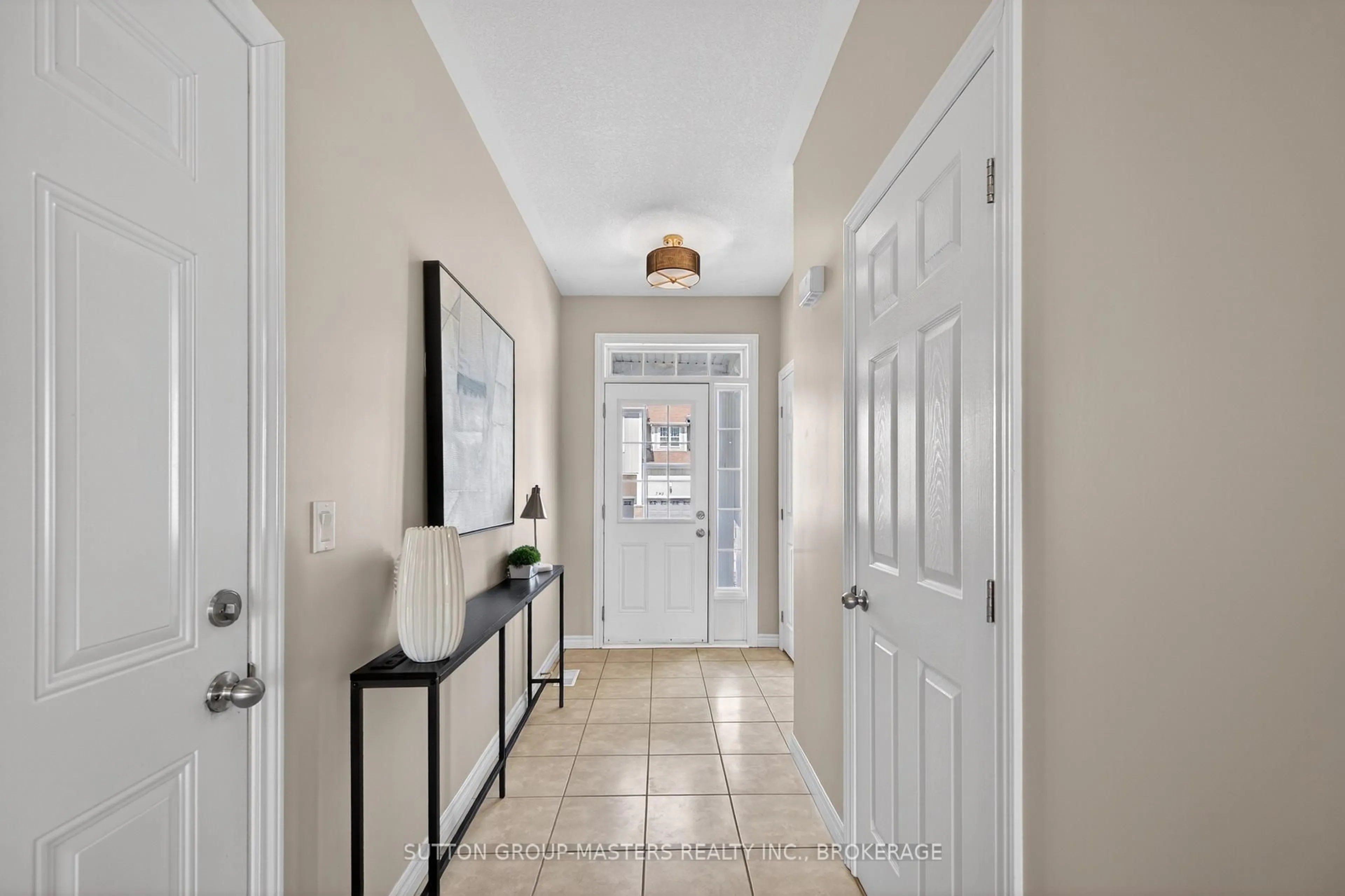 Indoor entryway for 790 Newmarket Lane, Kingston Ontario K7K 0C8