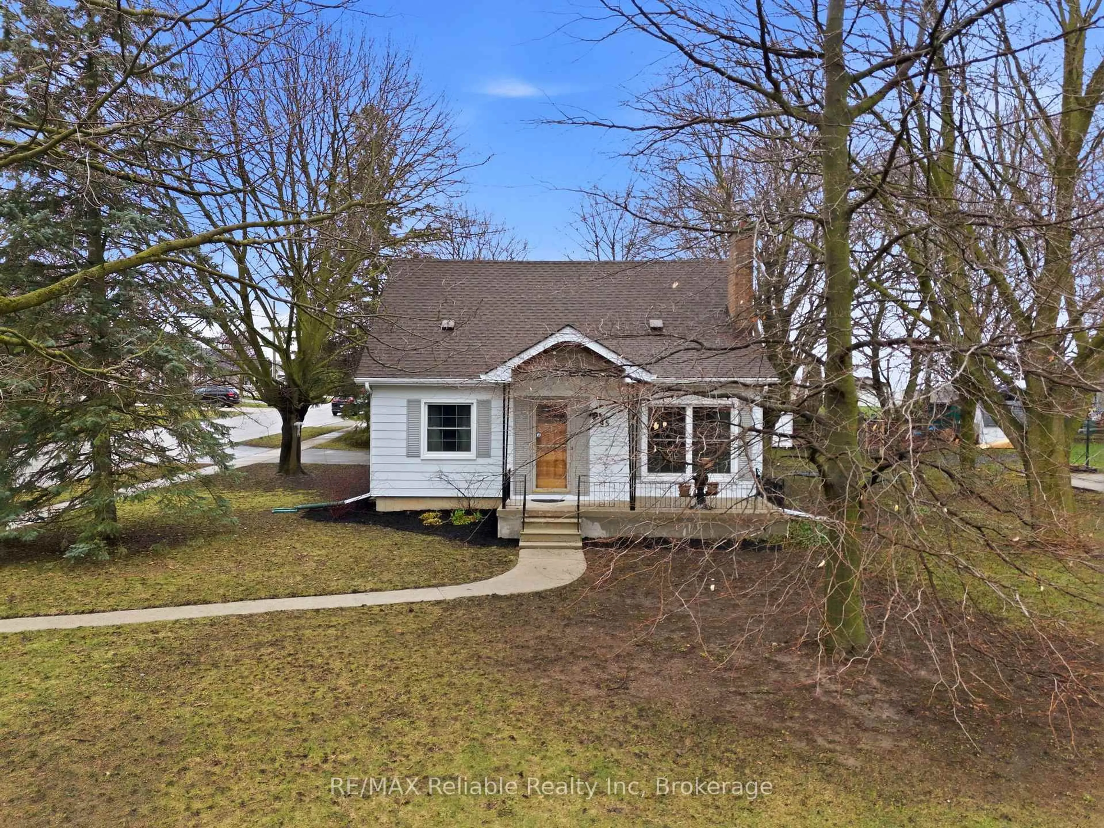 A pic from outside/outdoor area/front of a property/back of a property/a pic from drone, street for 45 Whitehead St, Central Huron Ontario N0M 1L0