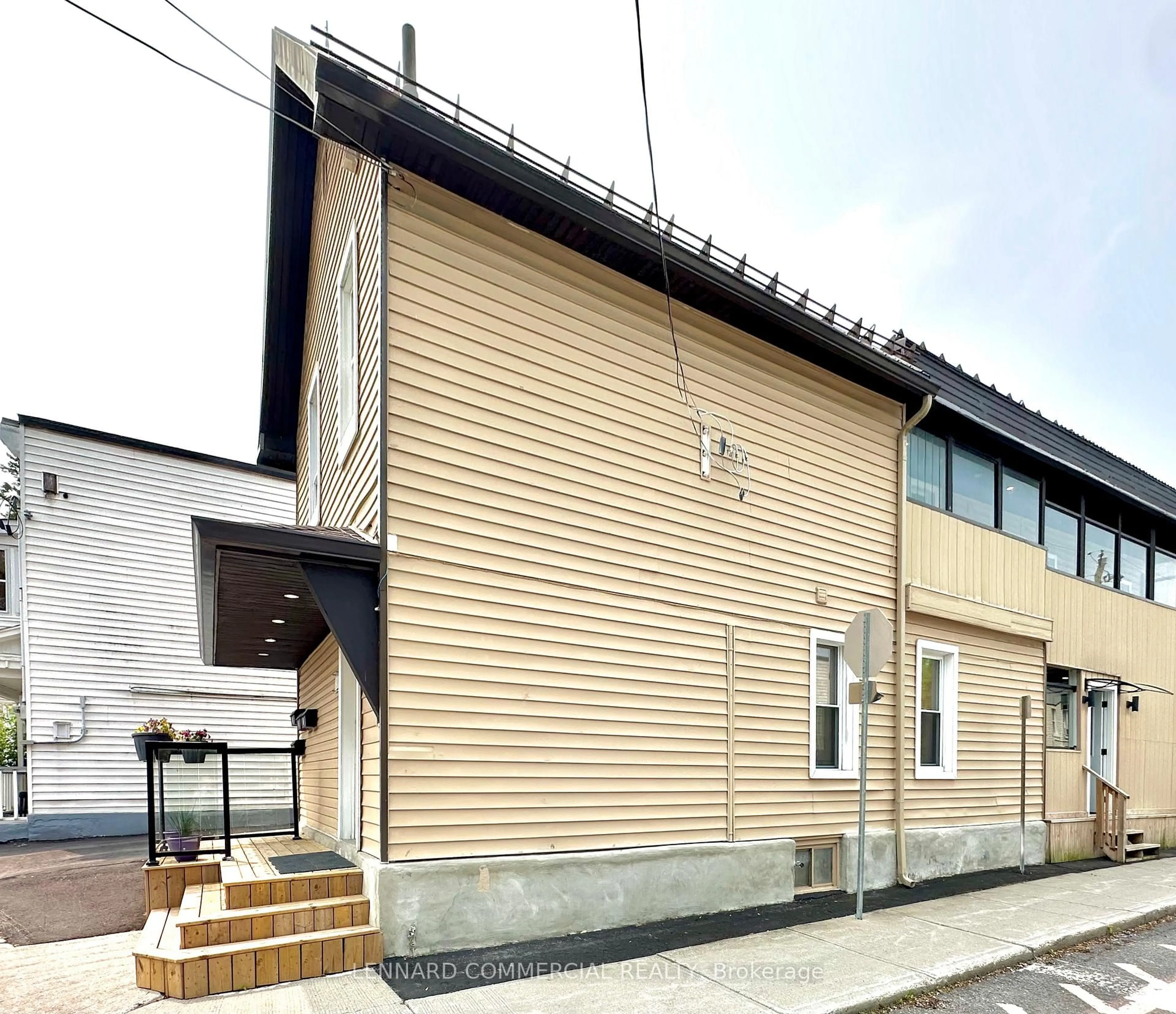 Unknown for 240 MARIER Ave, Ottawa Ontario K1L 5R1