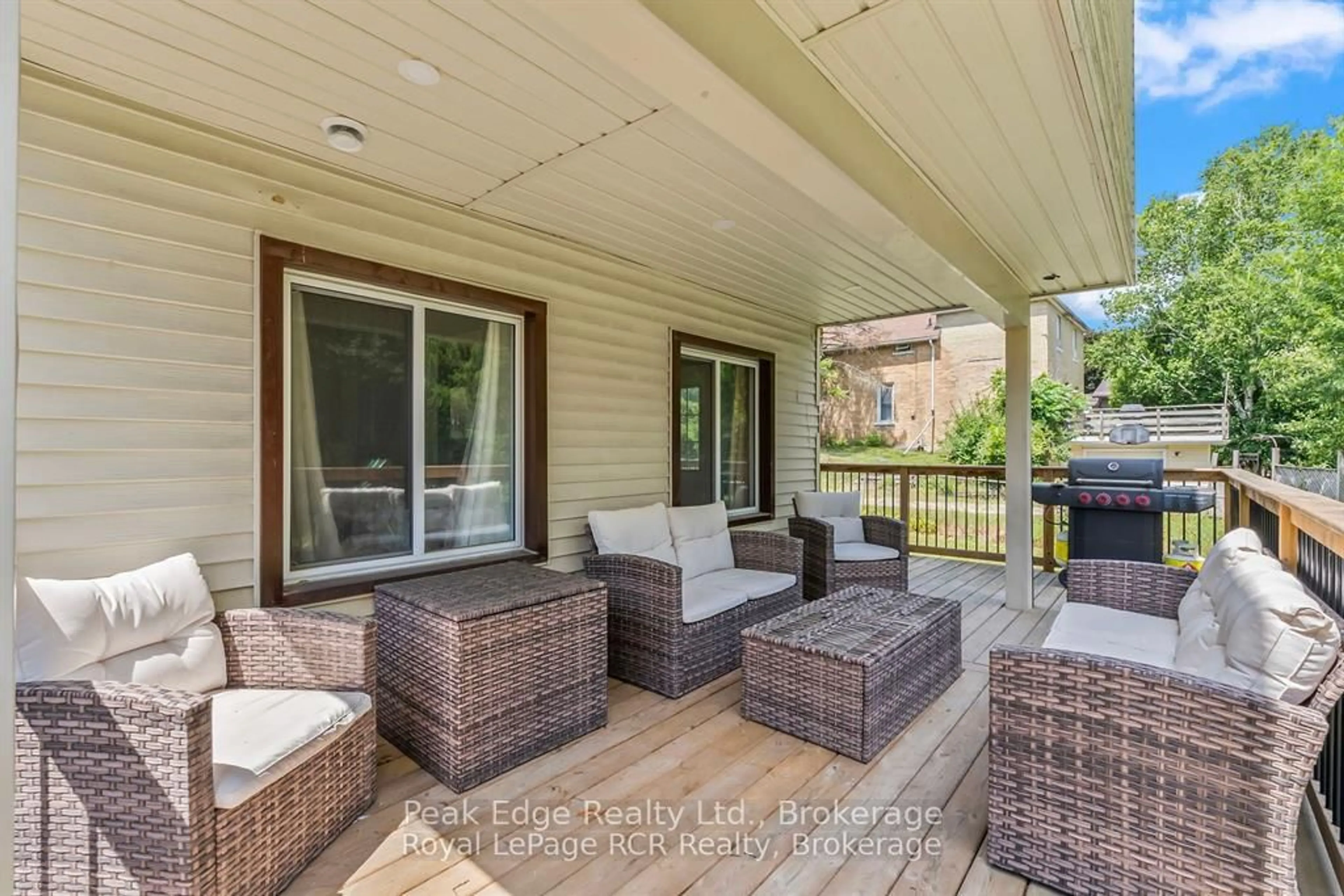 Patio, unknown for 343 10th Ave, Hanover Ontario N4N 2N4