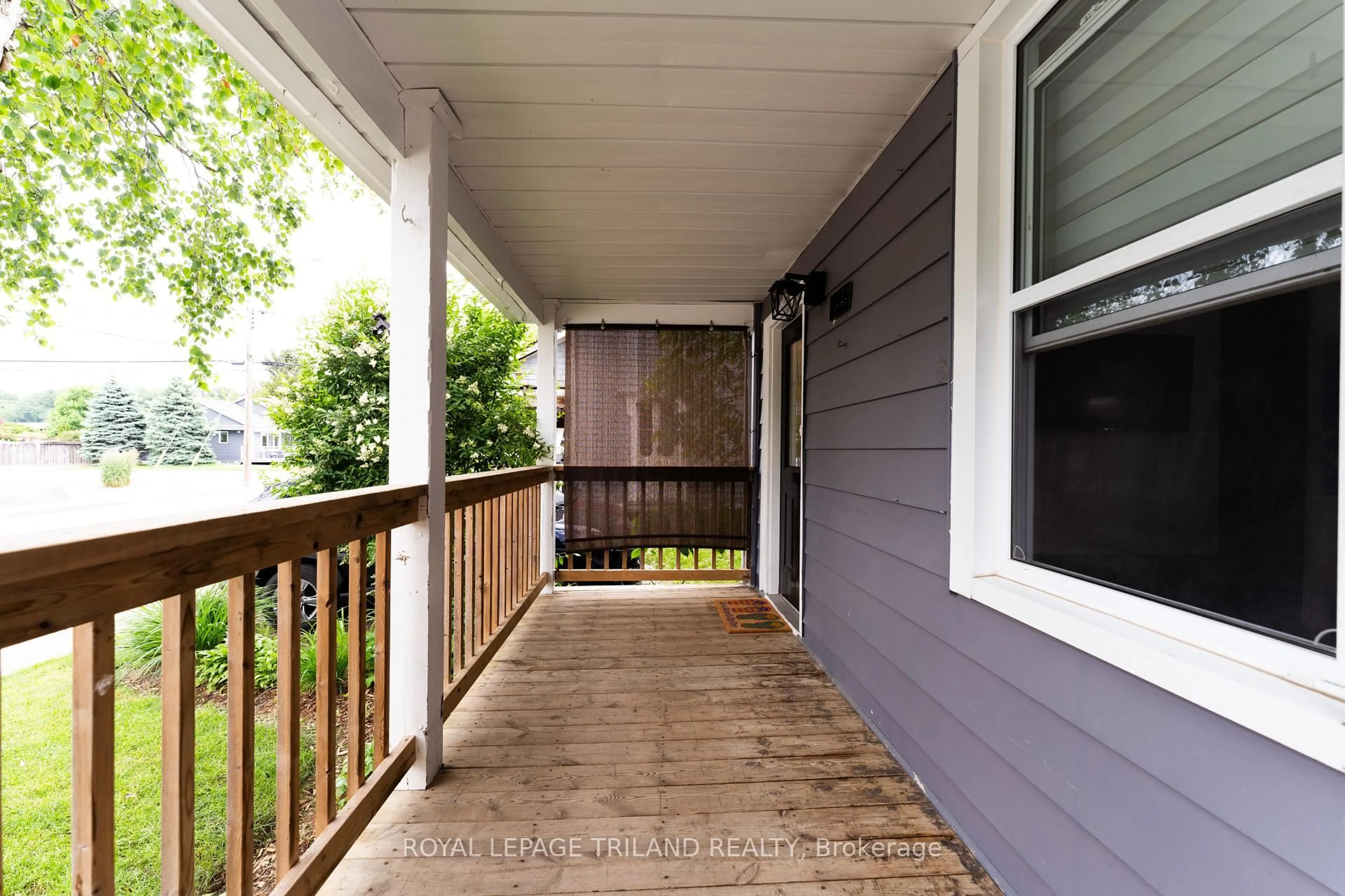 Patio, street for 326 Smith St, Central Elgin Ontario N5L 1C6