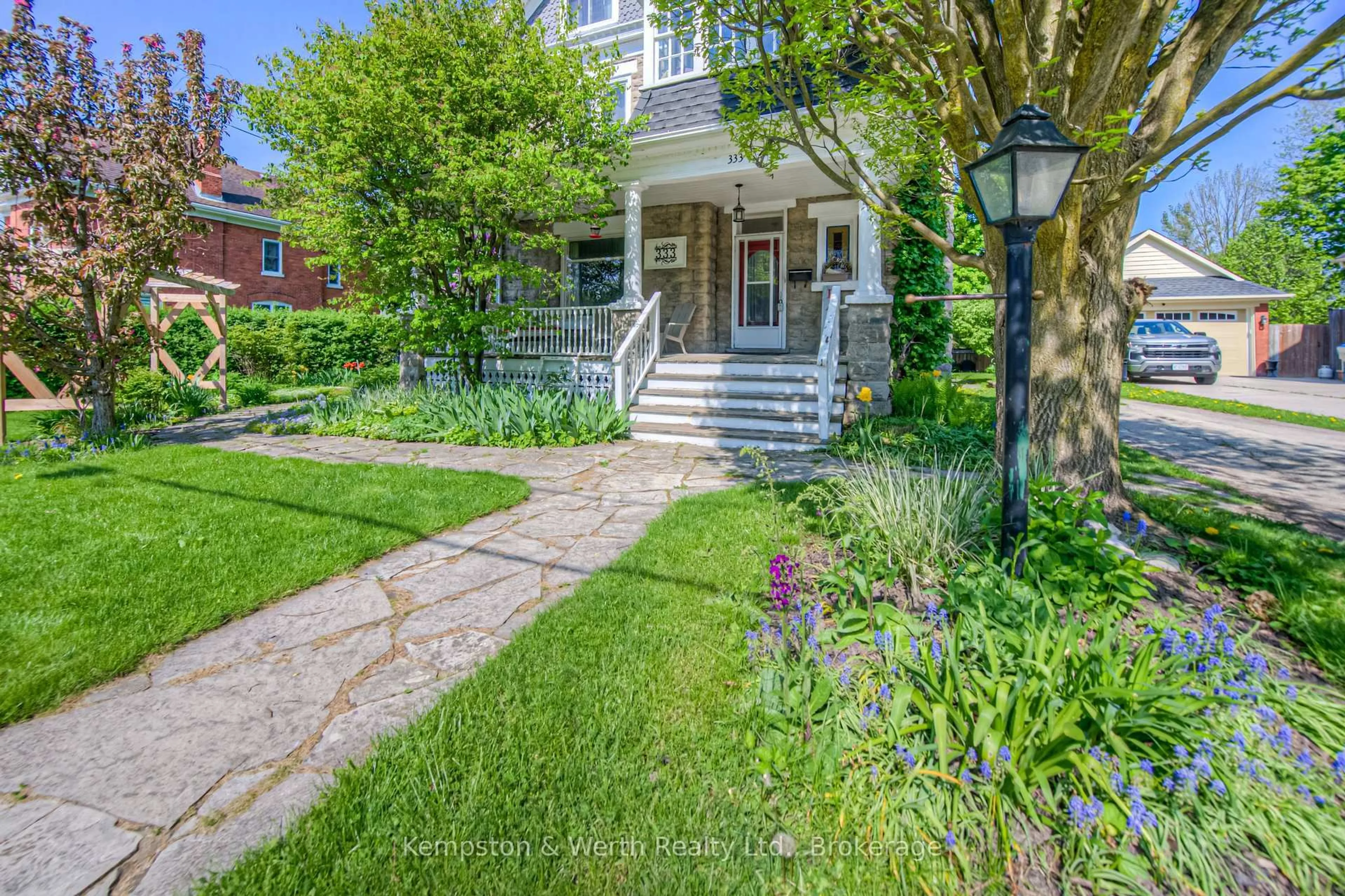 Unknown for 333 Barber Ave, North Perth Ontario N4W 1R8