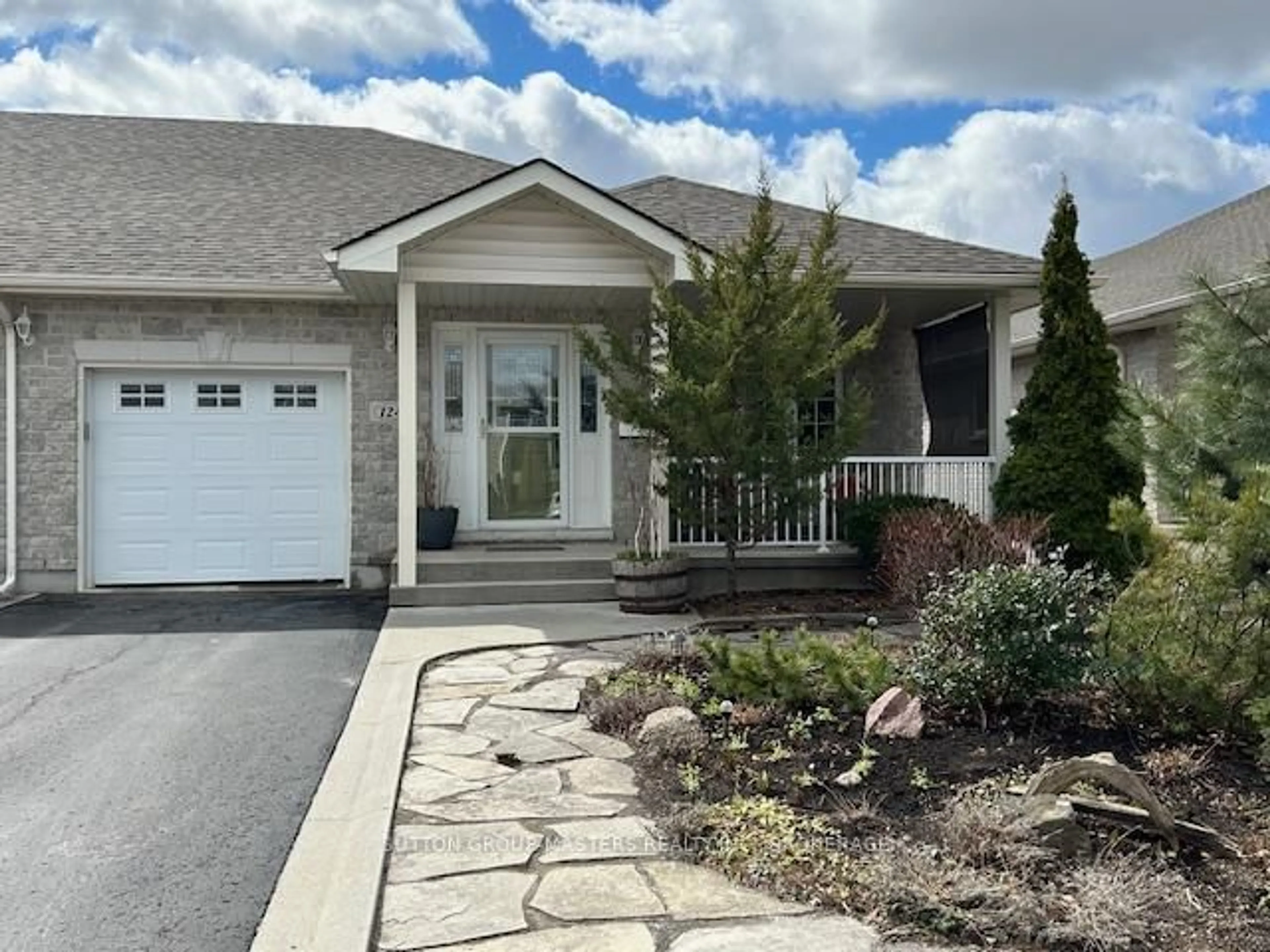 Home with vinyl exterior material, street for 124 Farmstead Crt, Kingston Ontario K7P 3H9