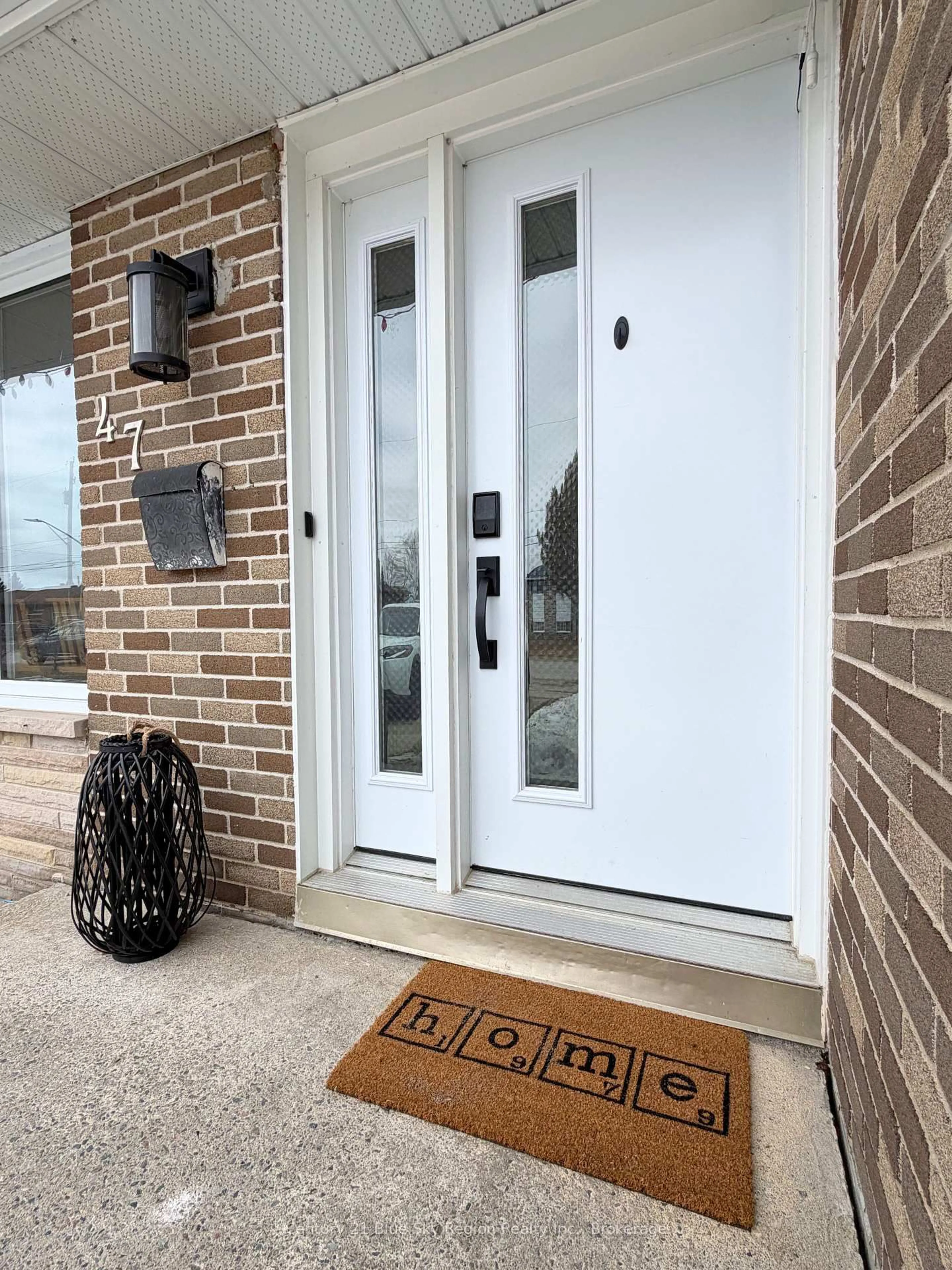 Indoor entryway for 47 Joseph St, North Bay Ontario P1A 1L7