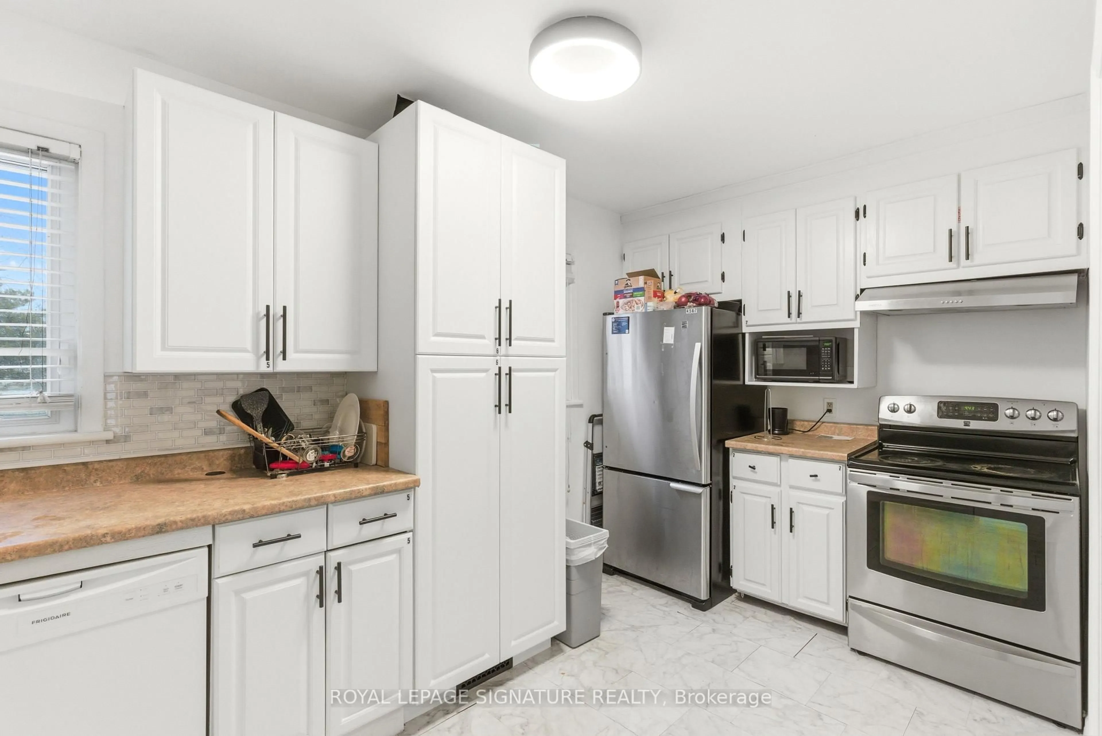 Standard kitchen, unknown for 805 Morphet Ave, Peterborough Ontario K9J 2X7