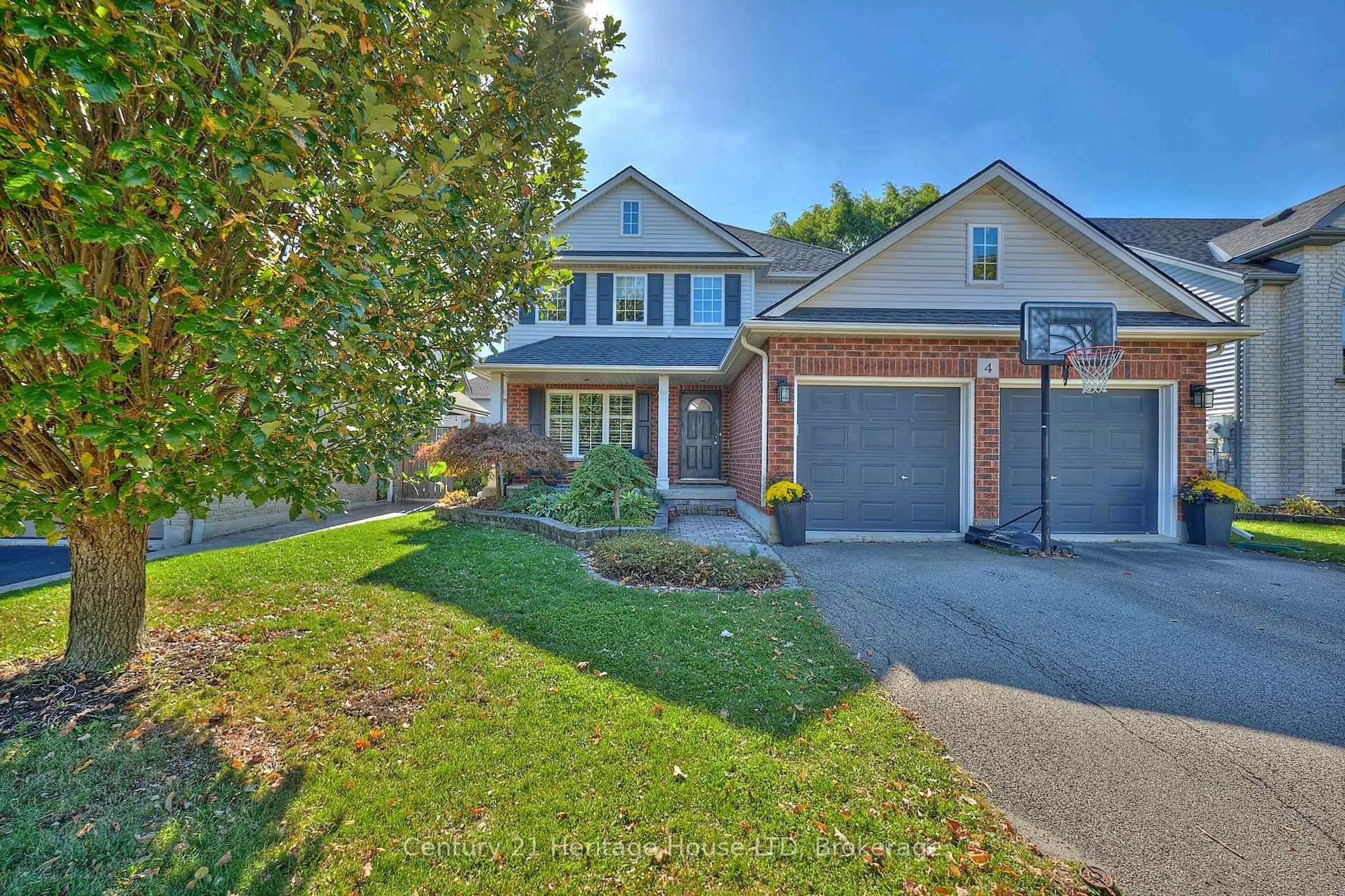 Home with brick exterior material, street for 4 Arlene St, St. Catharines Ontario L2S 4C9