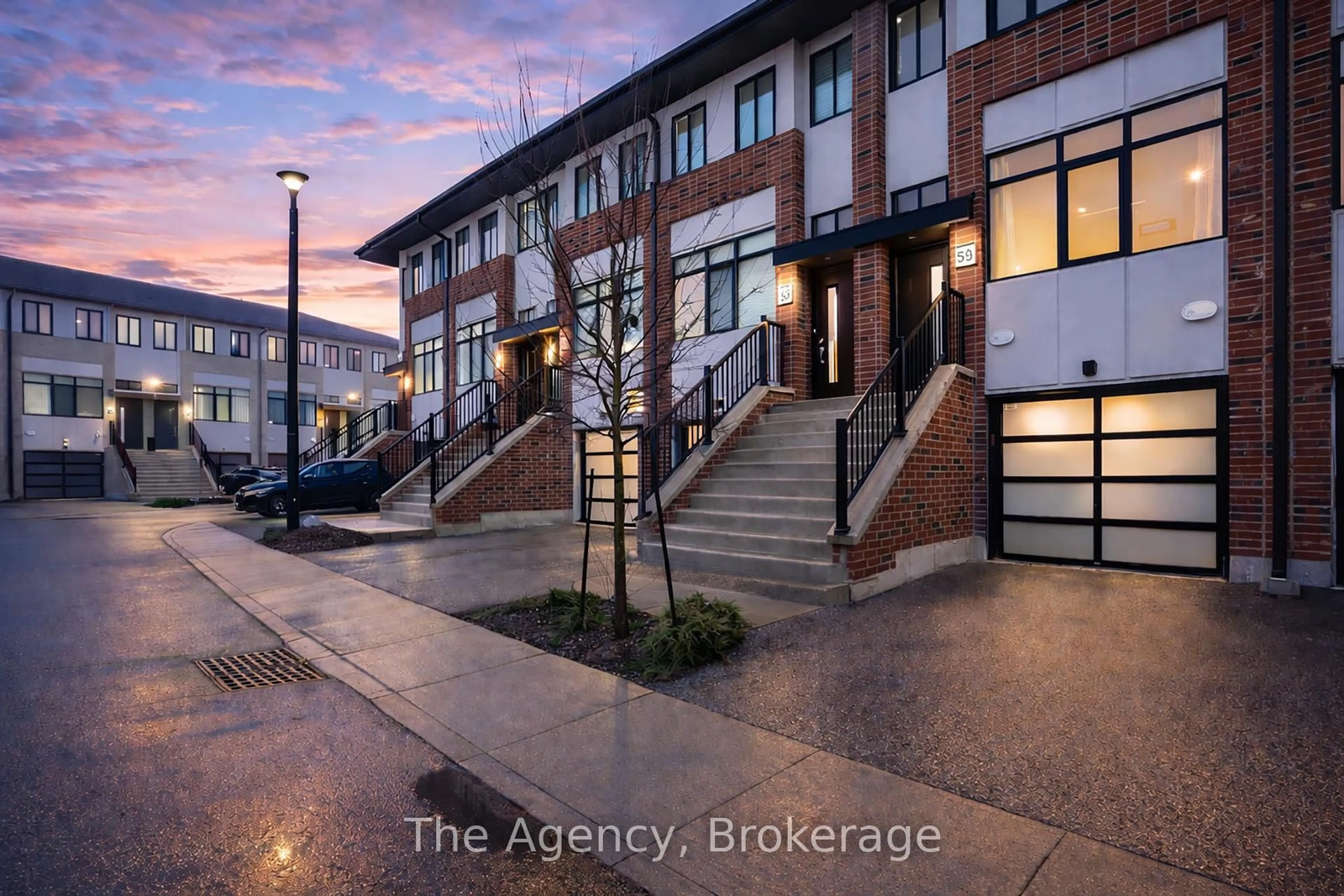 A pic from outside/outdoor area/front of a property/back of a property/a pic from drone, street for 59 Markle Cres, Hamilton Ontario L9G 0H3