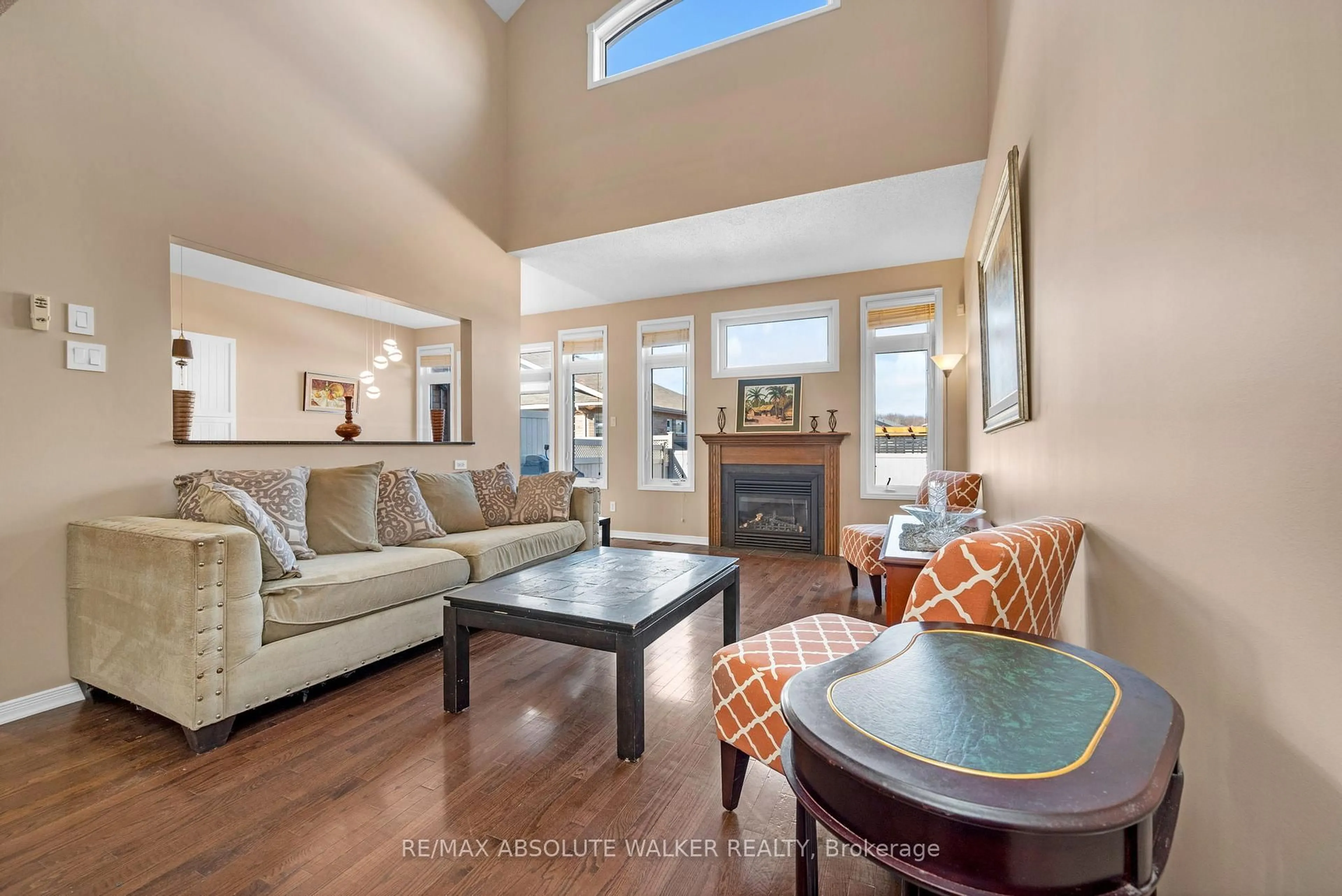 Living room with furniture, unknown for 1024 Marconi Ave, Kanata Ontario K2W 0C8