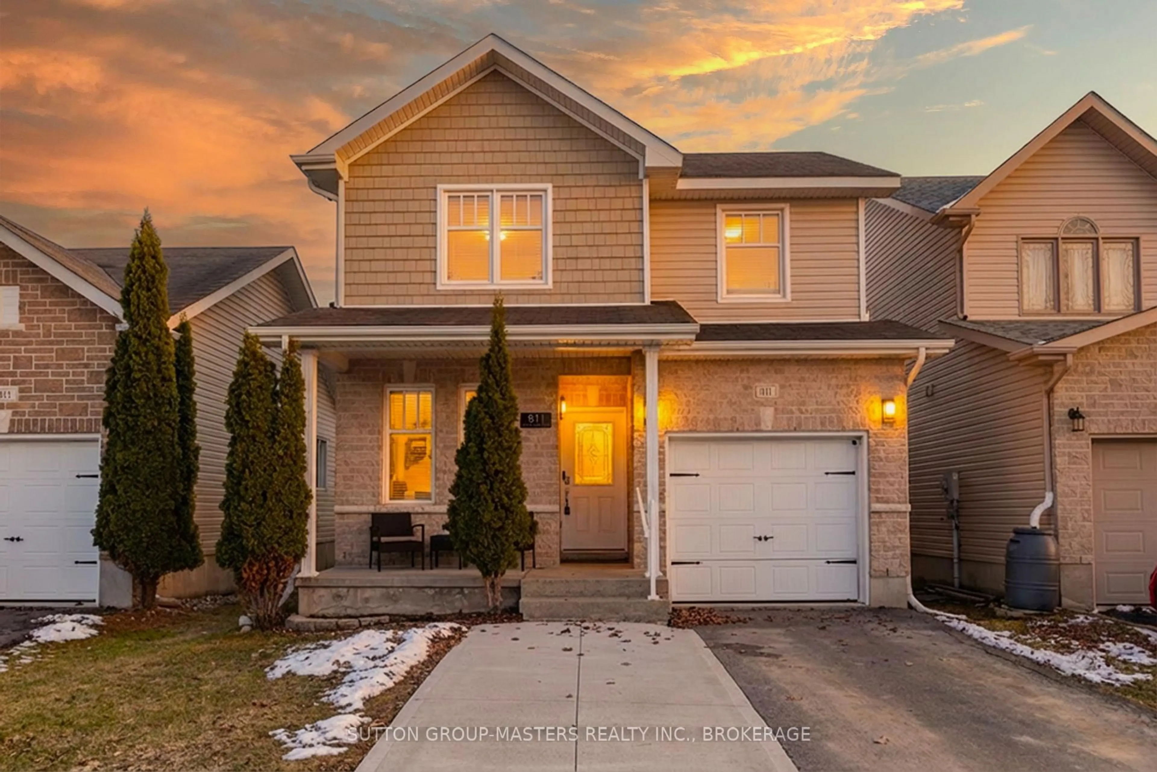 Home with vinyl exterior material, street for 811 Lotus Ave, Kingston Ontario K7K 0A3