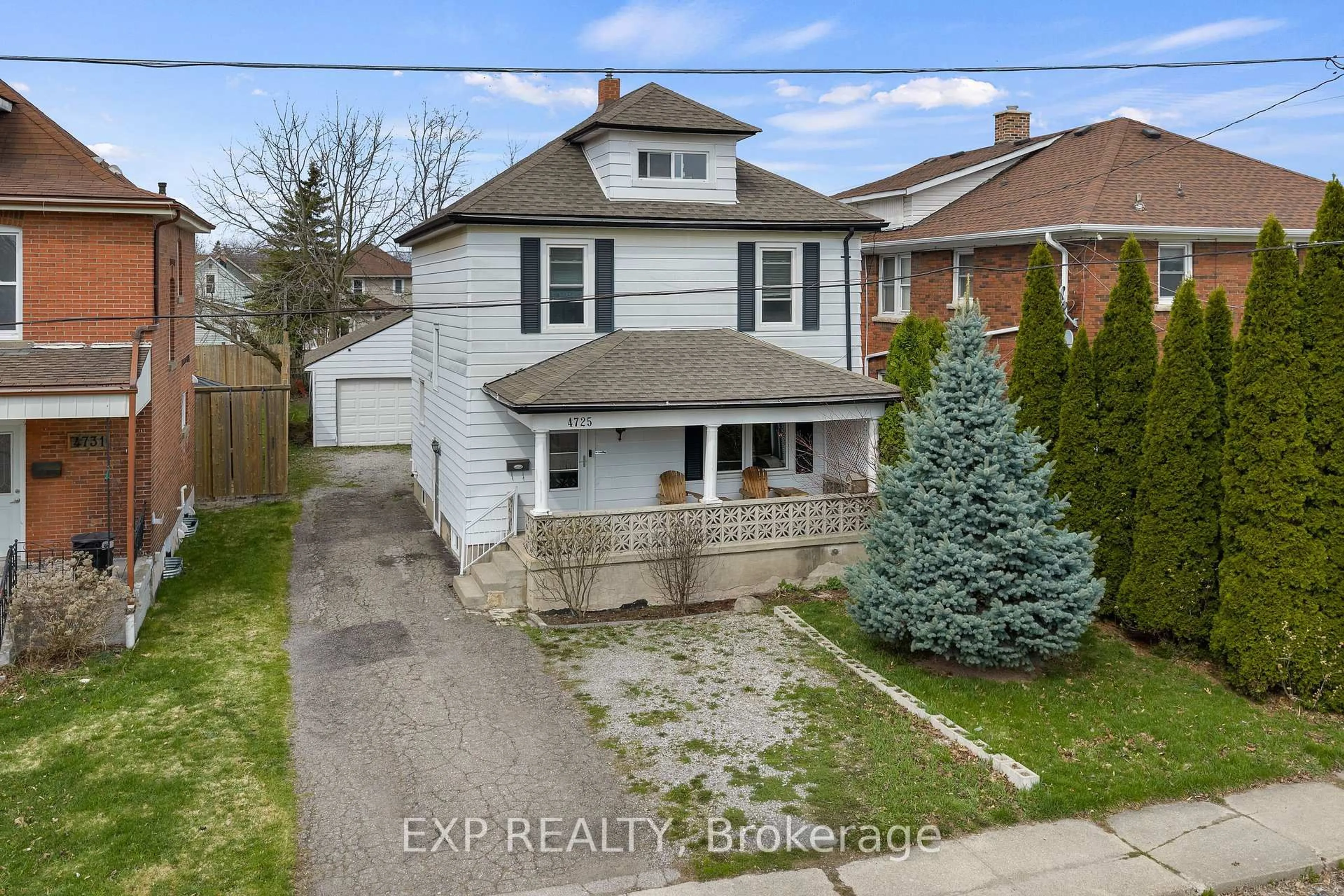 A pic from outside/outdoor area/front of a property/back of a property/a pic from drone, street for 4725 Third Ave, Niagara Falls Ontario L2E 4L7
