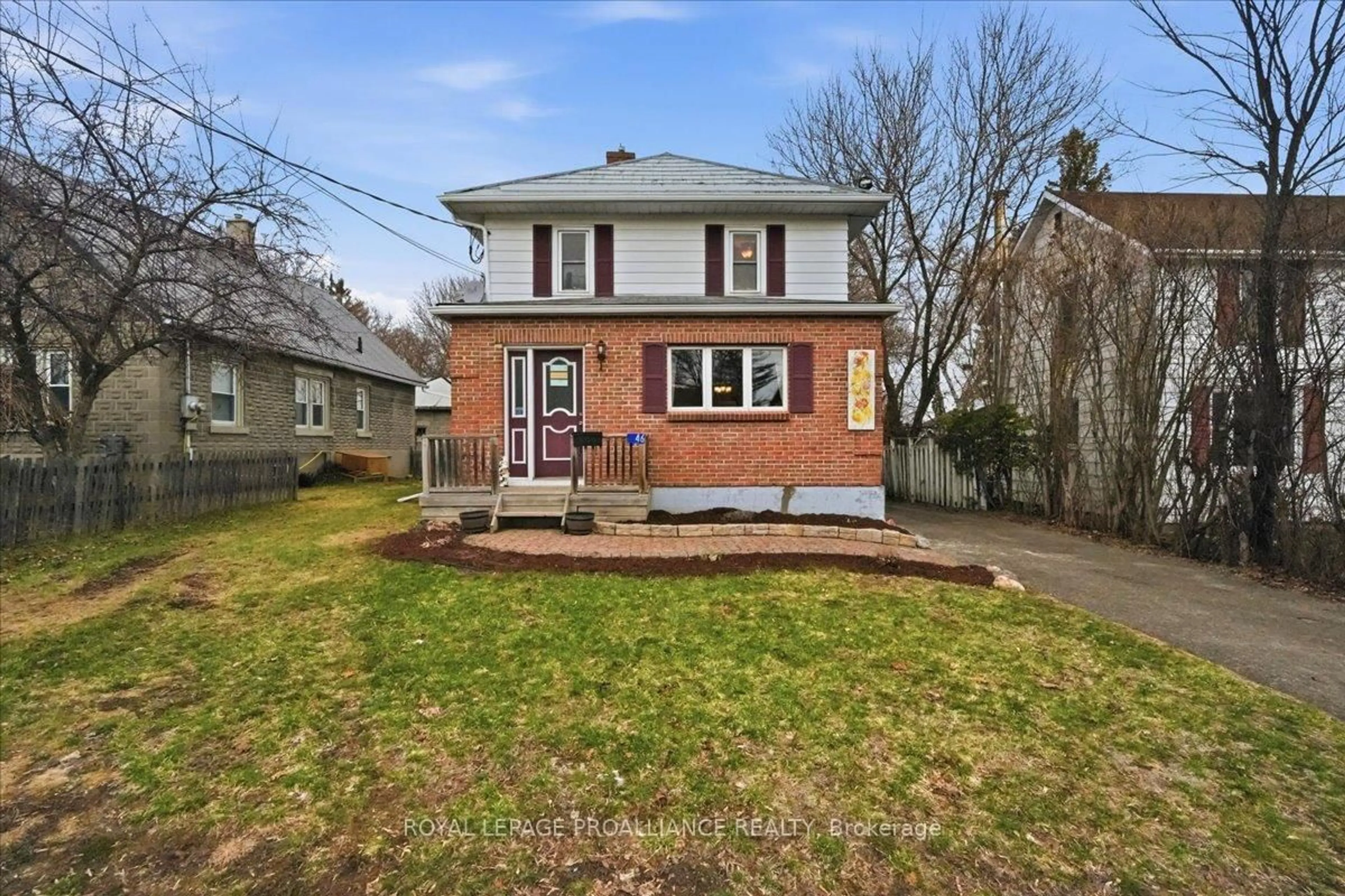 A pic from outside/outdoor area/front of a property/back of a property/a pic from drone, street for 46 Victoria St, Hastings Ontario K0K 2C0