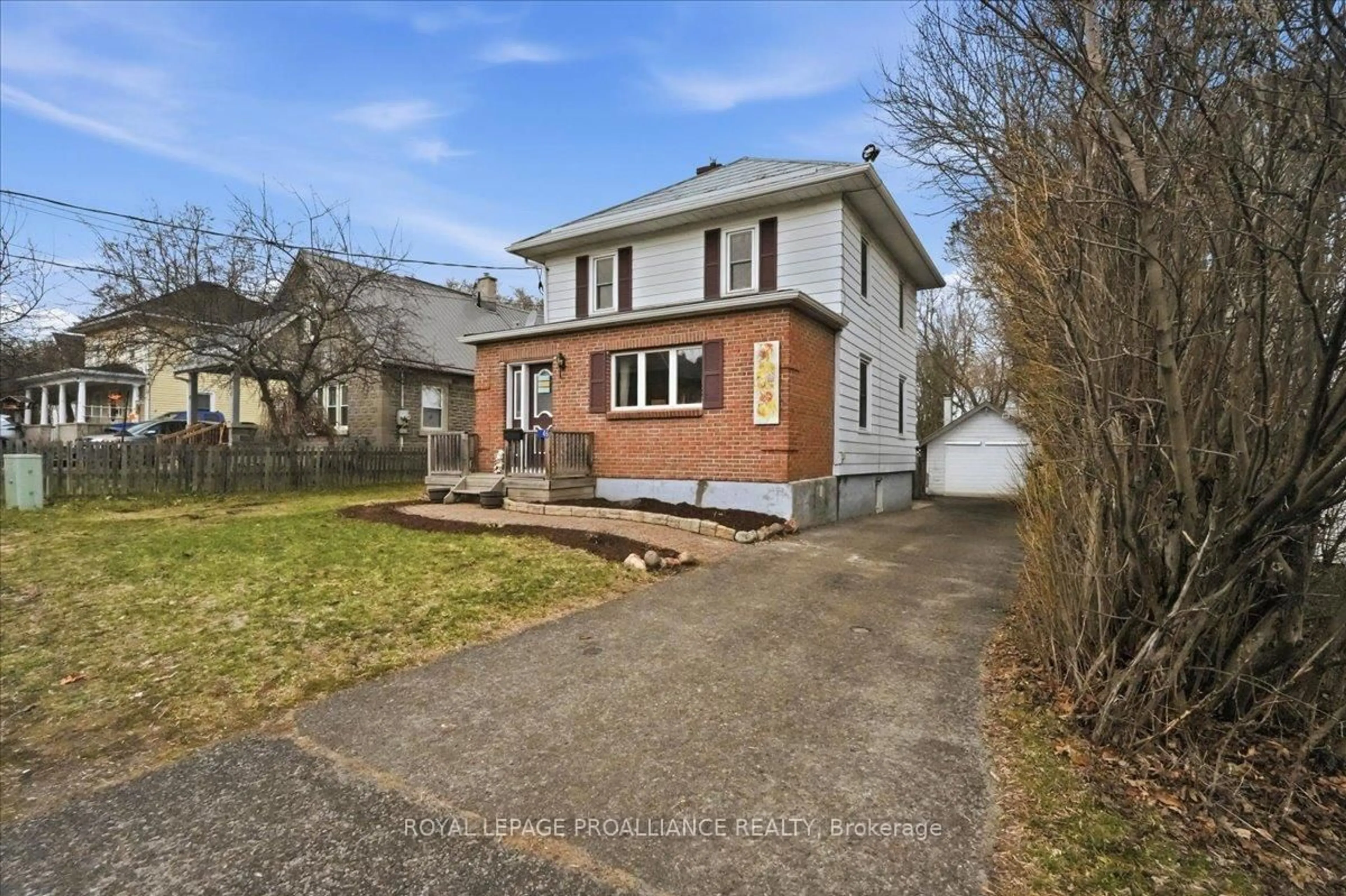 A pic from outside/outdoor area/front of a property/back of a property/a pic from drone, street for 46 Victoria St, Hastings Ontario K0K 2C0