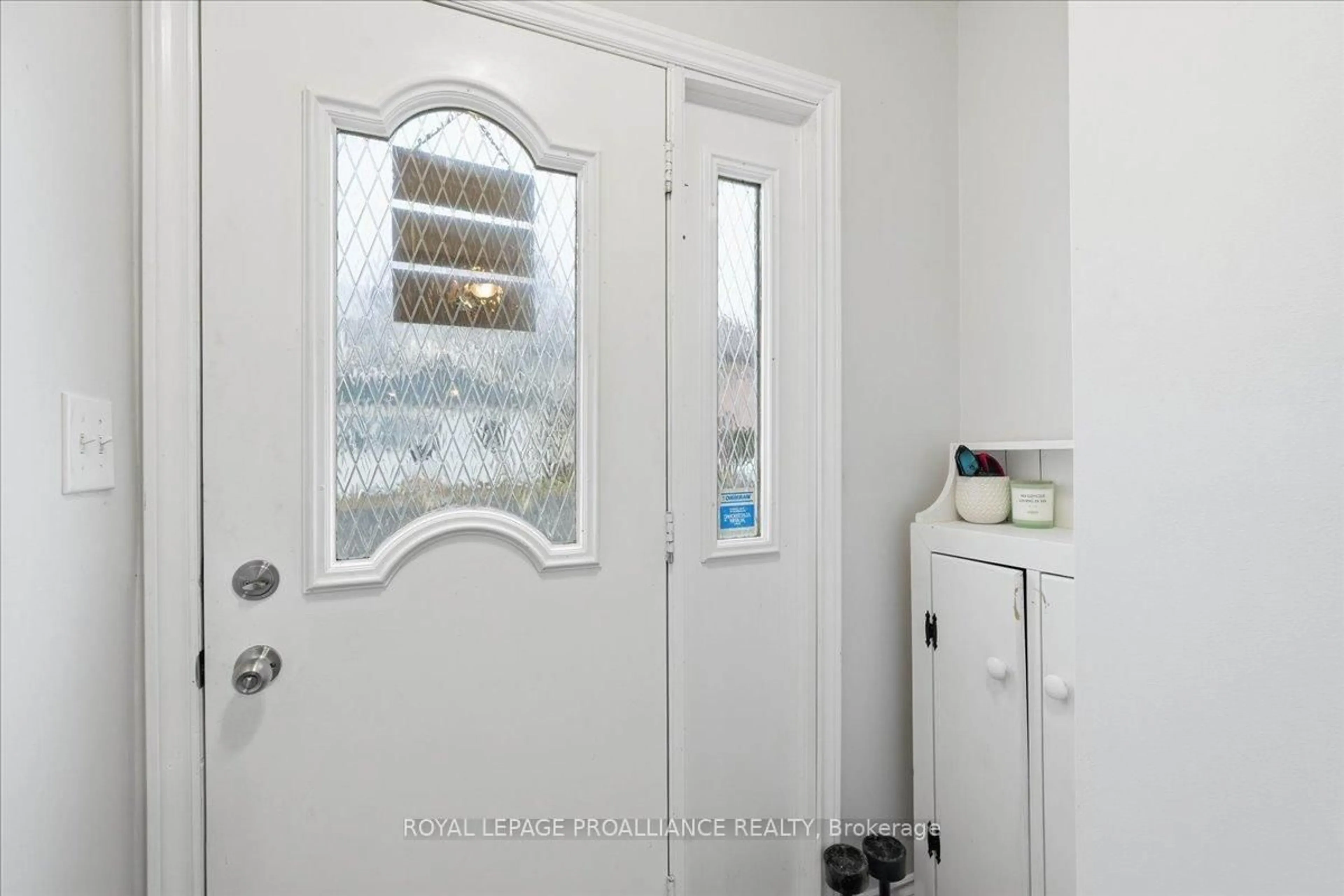 Indoor entryway for 46 Victoria St, Hastings Ontario K0K 2C0