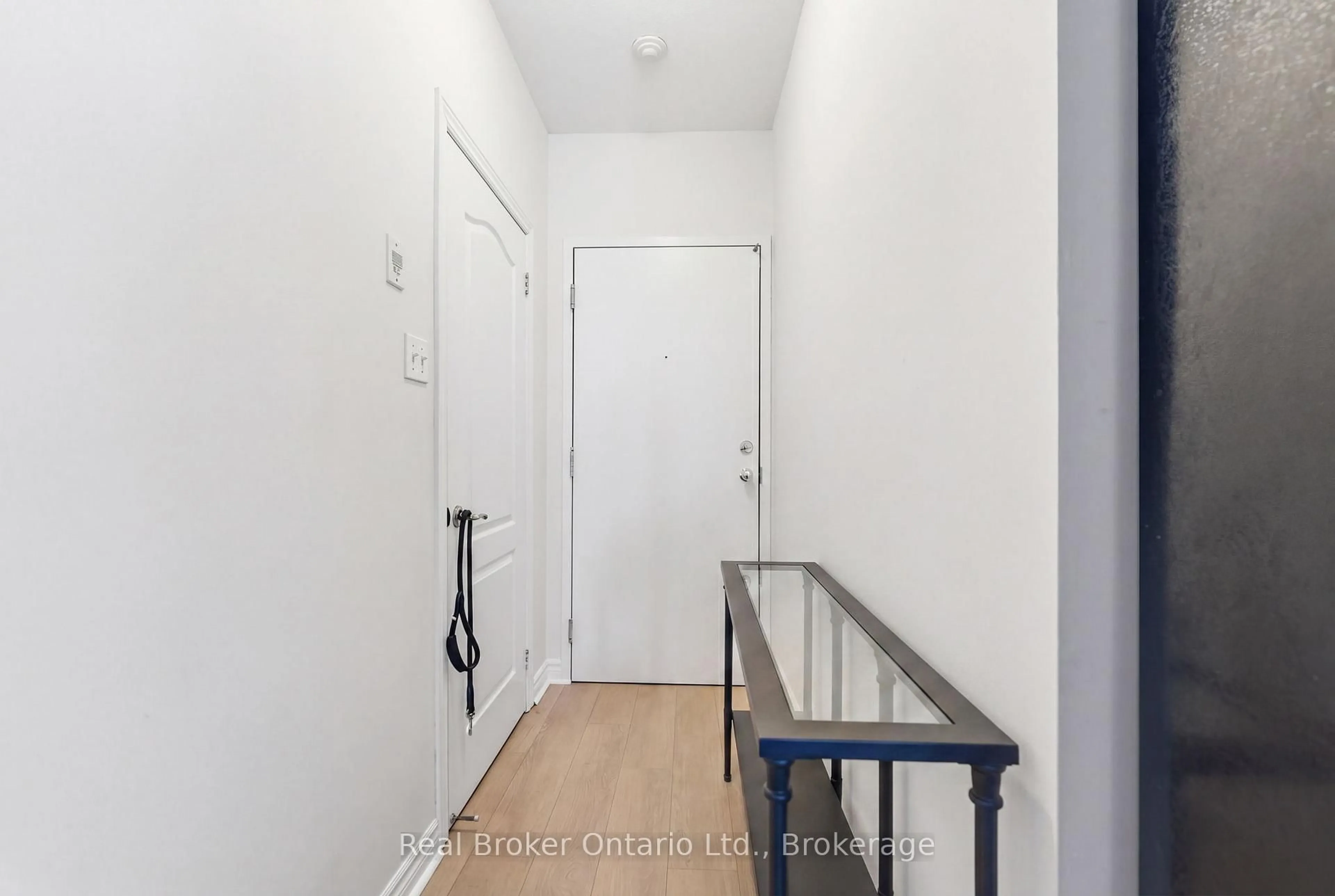 Indoor entryway for 135 James St #1204, Hamilton Ontario L8P 2Z6