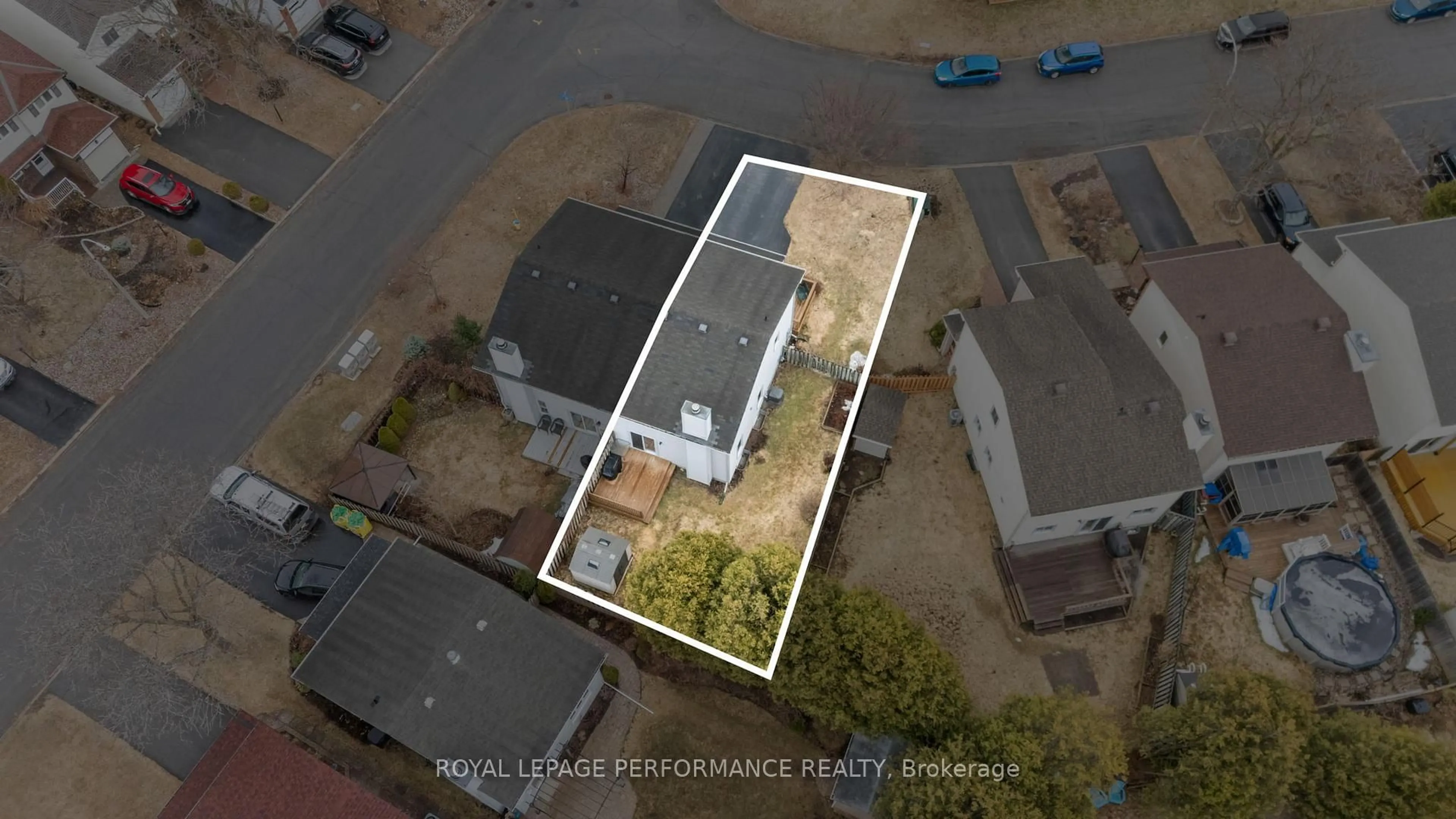 A pic from outside/outdoor area/front of a property/back of a property/a pic from drone, street for 1782 Radway Terr, Orleans Ontario K1C 5K2