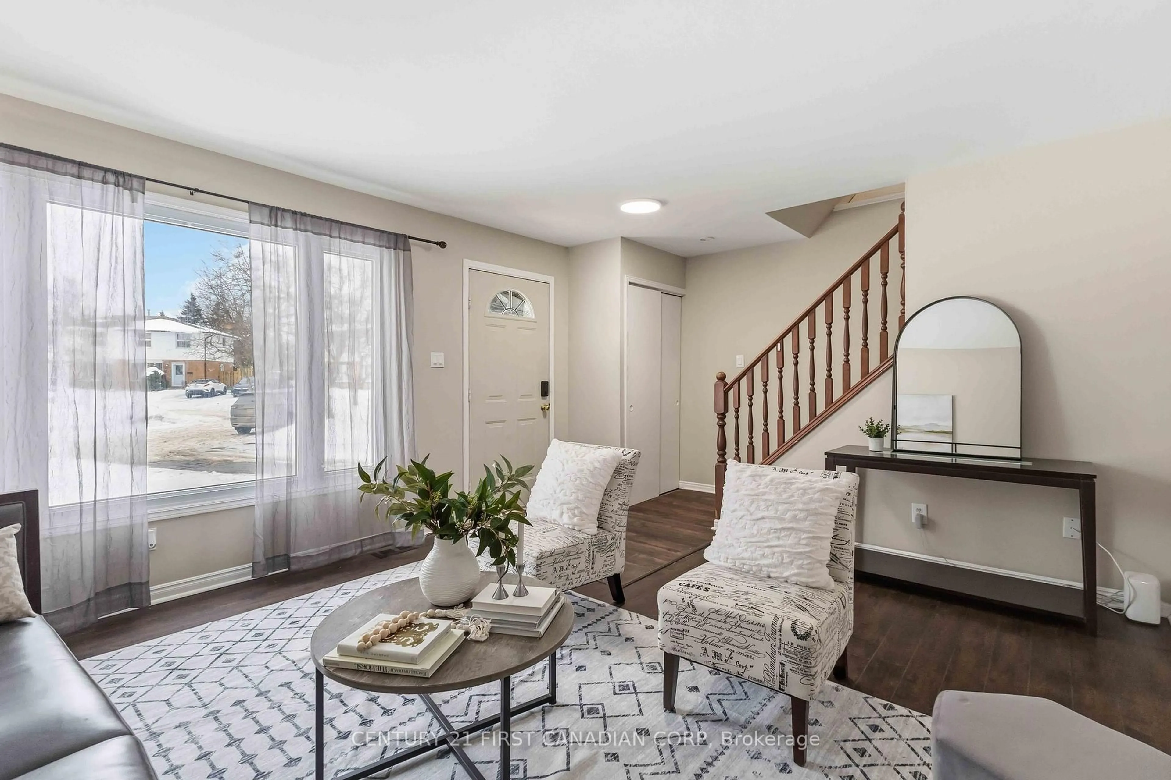 Living room with furniture, unknown for 40 Culver Crt, London East Ontario N5V 3E8