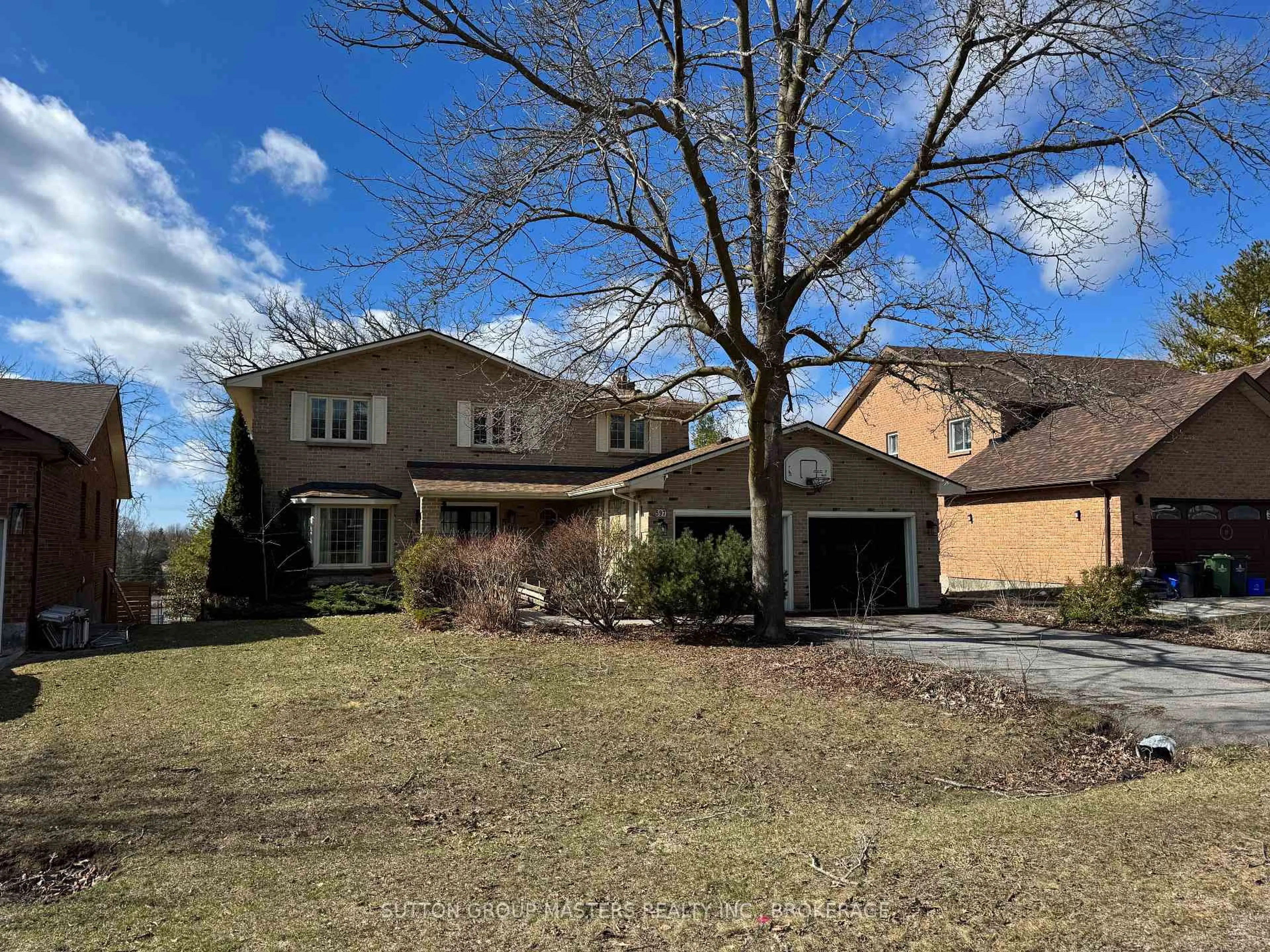 A pic from outside/outdoor area/front of a property/back of a property/a pic from drone, unknown for 597 Forest Hill Dr, Kingston Ontario K7M 7N6