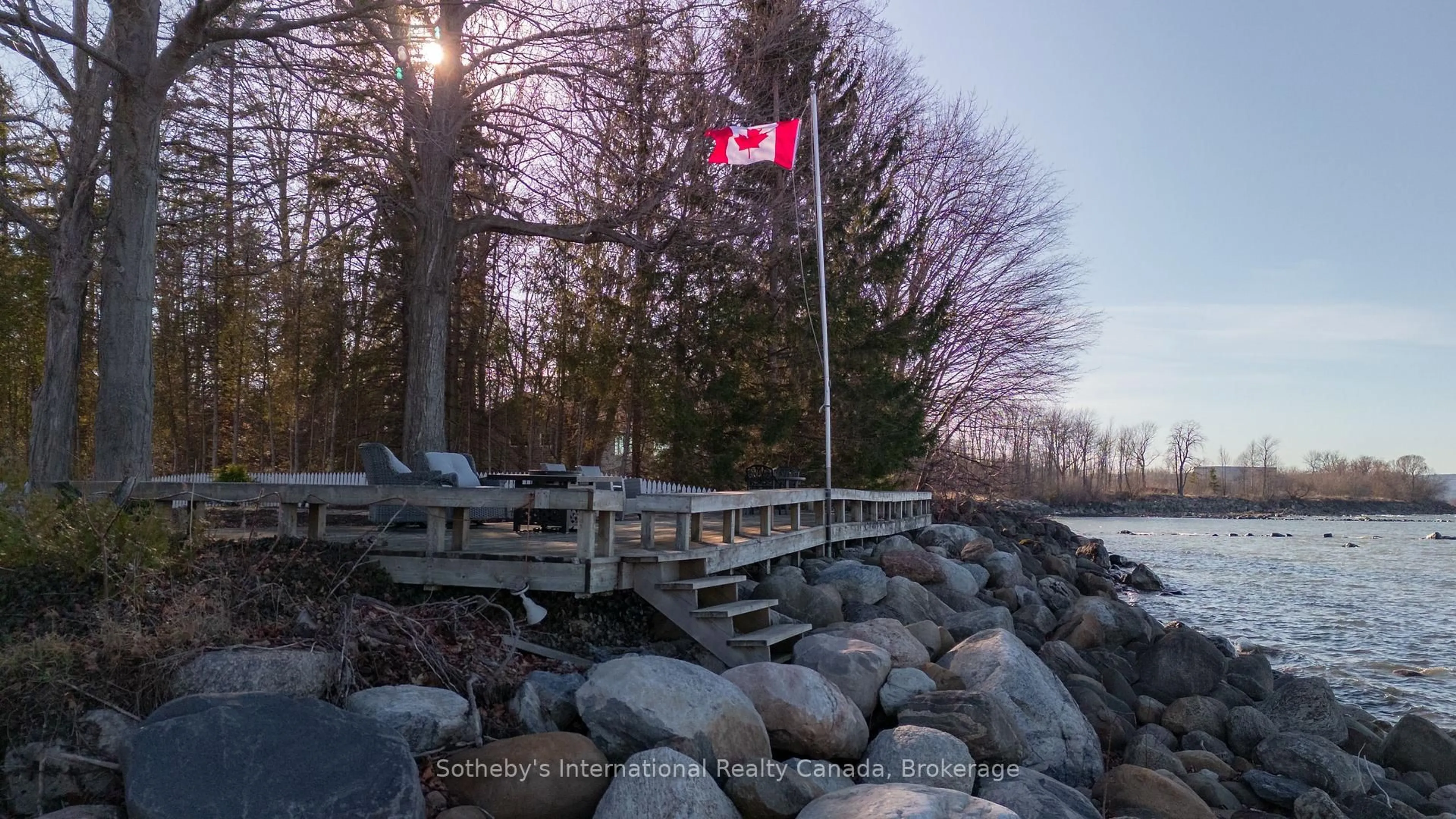 Blurry image for 47 Vera St, Meaford Ontario N4L 1B2