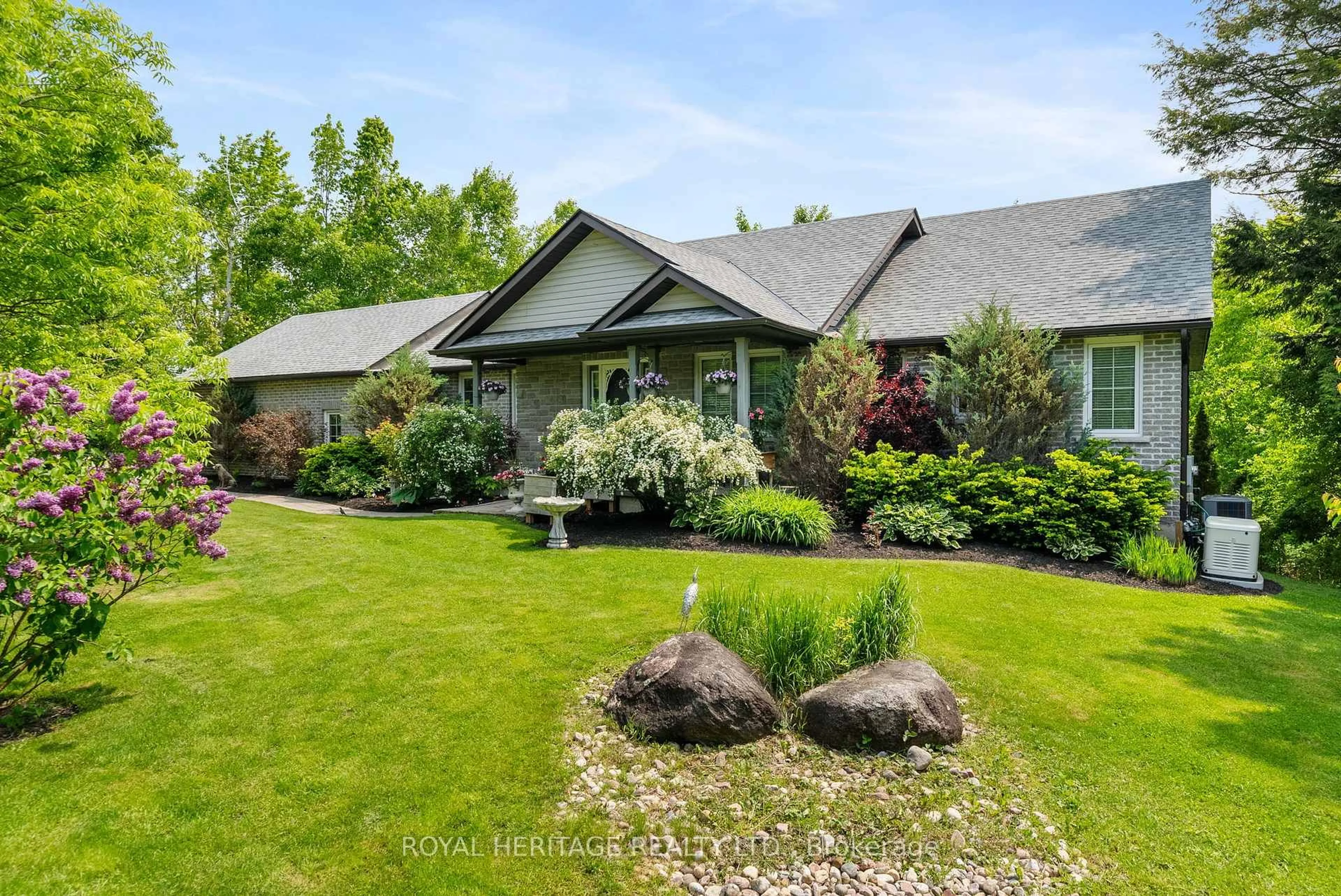 A pic from outside/outdoor area/front of a property/back of a property/a pic from drone, unknown for 141 Shanagarry Dr, Selwyn Ontario K0L 1T0