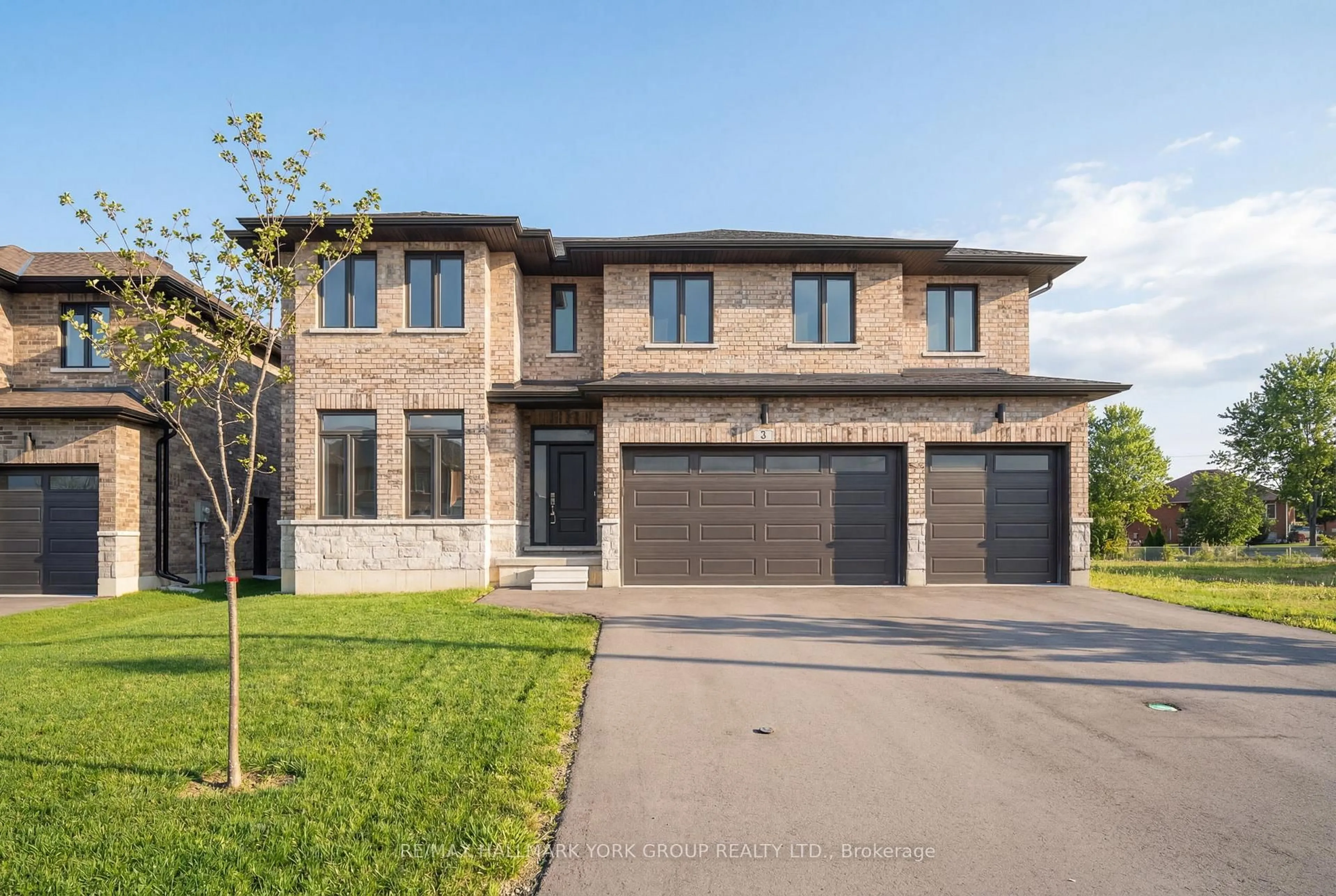 Home with brick exterior material, street for 3 Bouw St, Dutton/Dunwich Ontario N0L 1J0