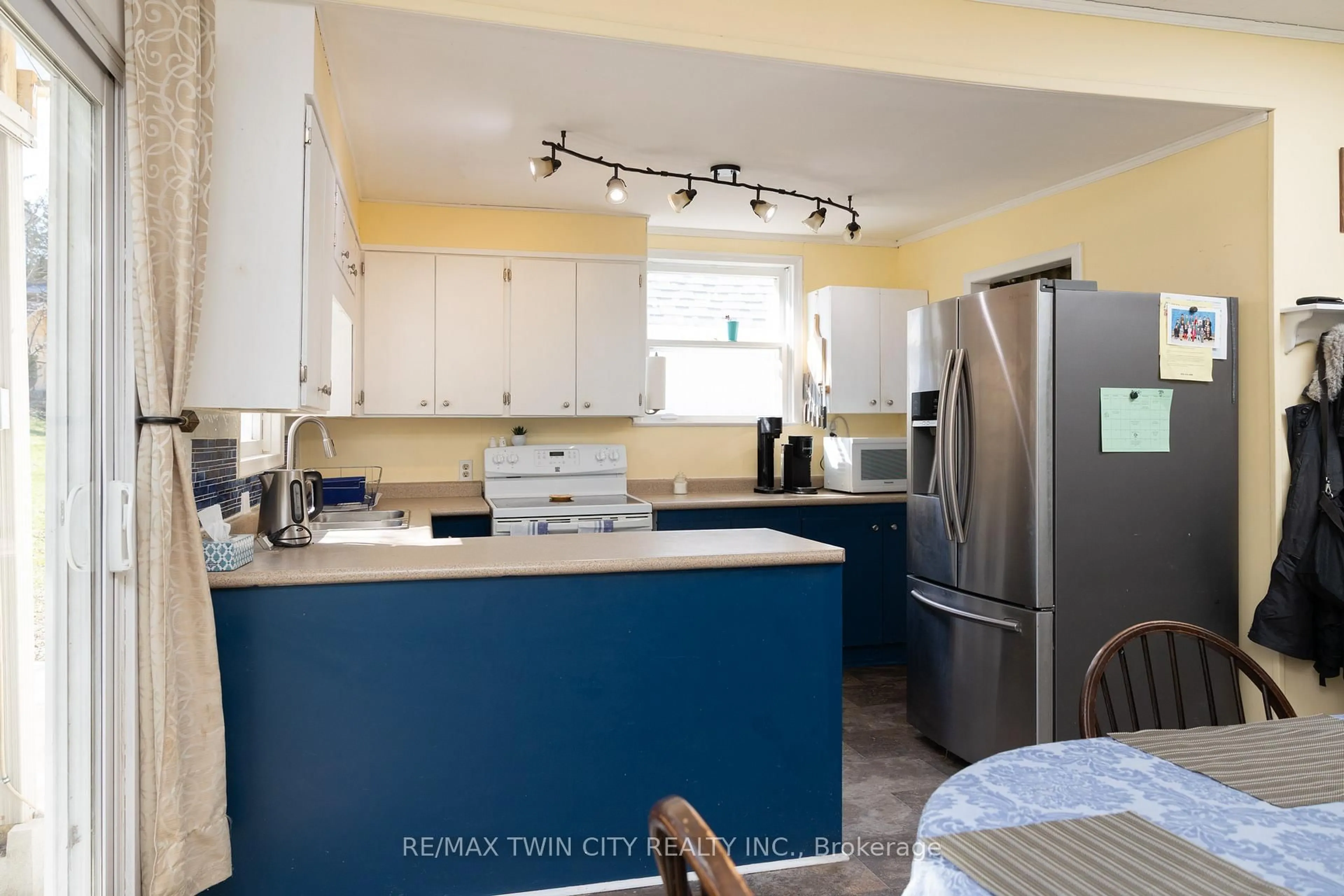 Open concept kitchen, unknown for 52 TEMPERANCE St, Norfolk Ontario N0E 1Y0