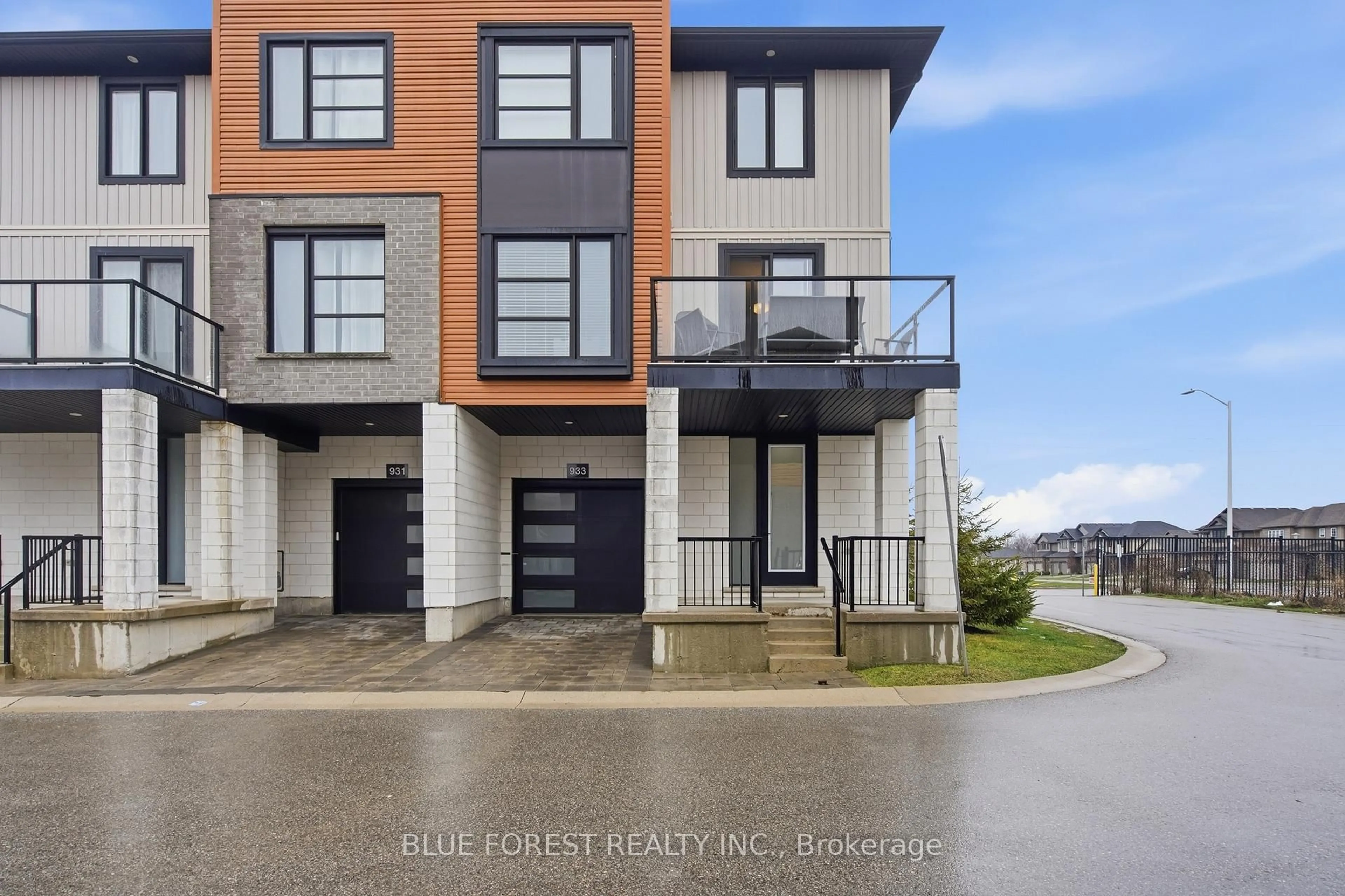 Unknown for 933 Sarnia Rd, London North Ontario N6H 0J7