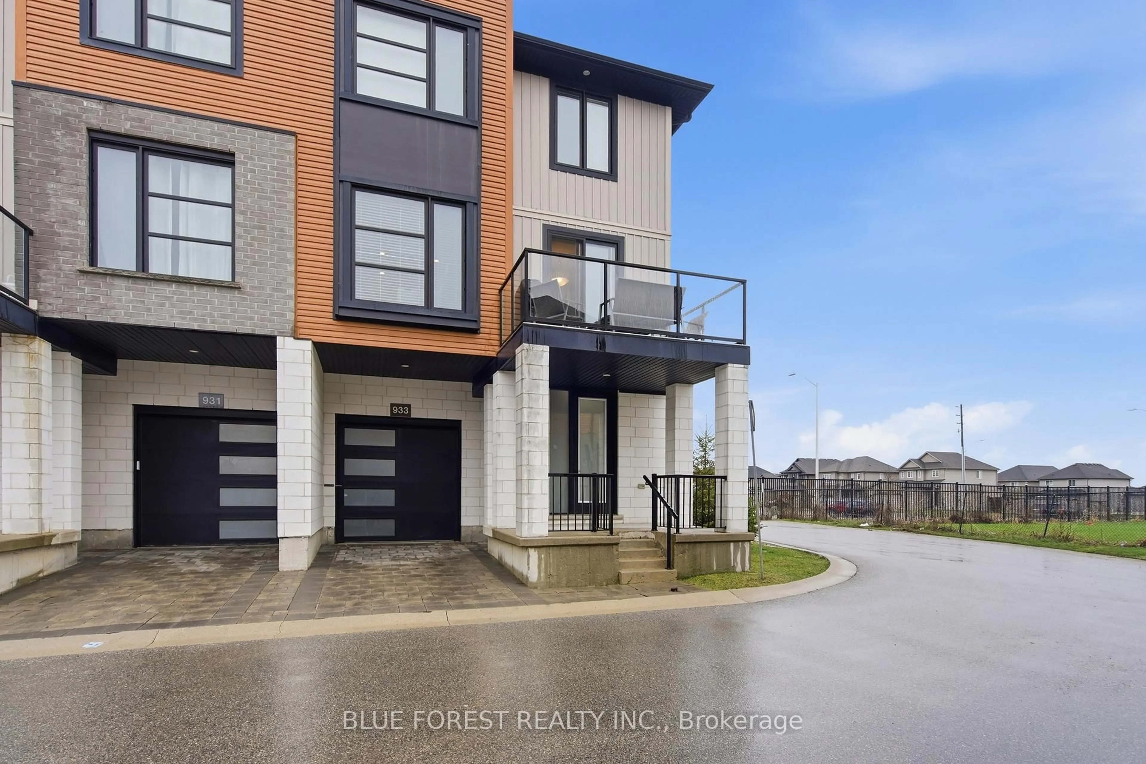 Unknown for 933 Sarnia Rd, London North Ontario N6H 0J7