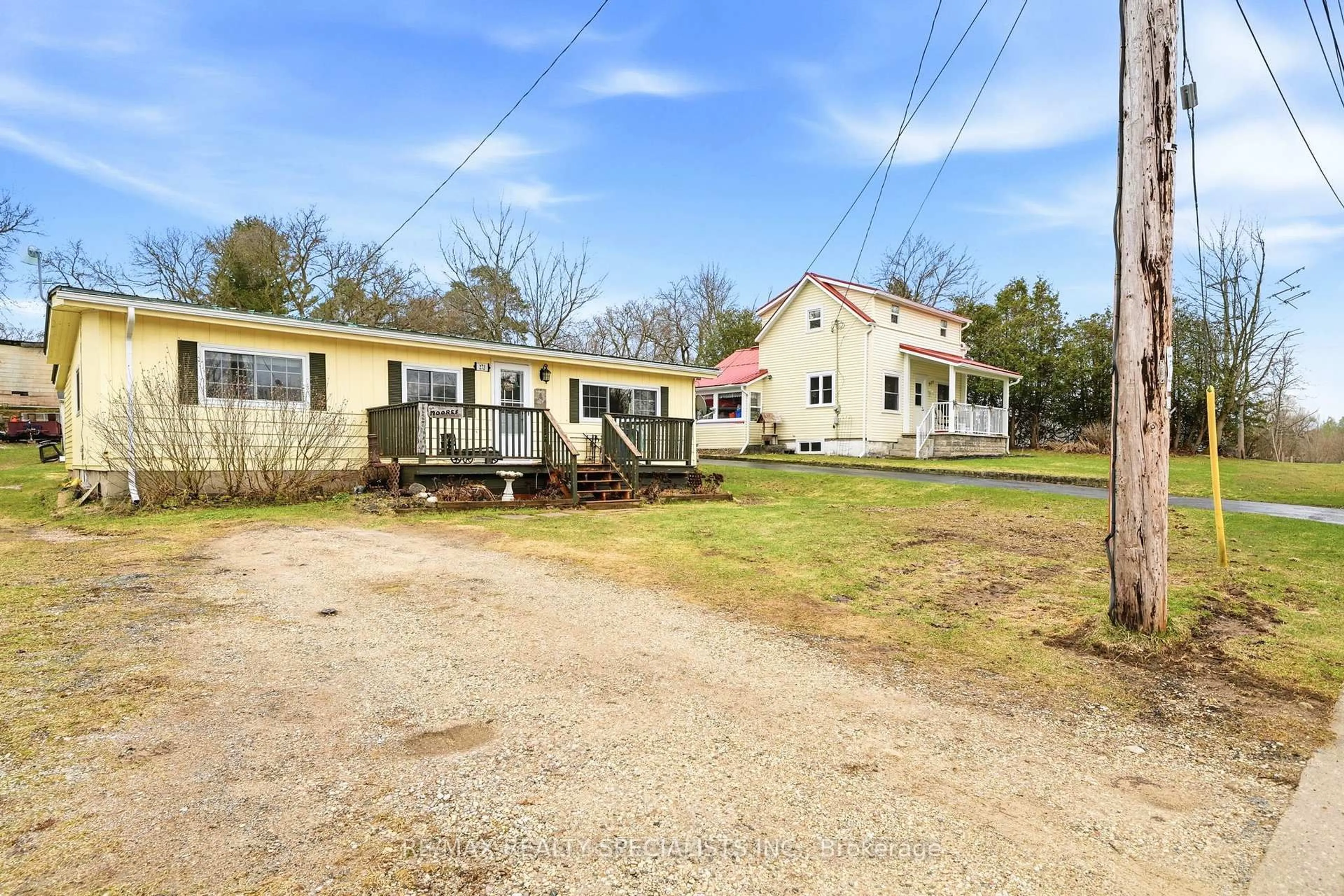 A pic from outside/outdoor area/front of a property/back of a property/a pic from drone, street for 273 Elgin St, West Grey Ontario N0G 1R0