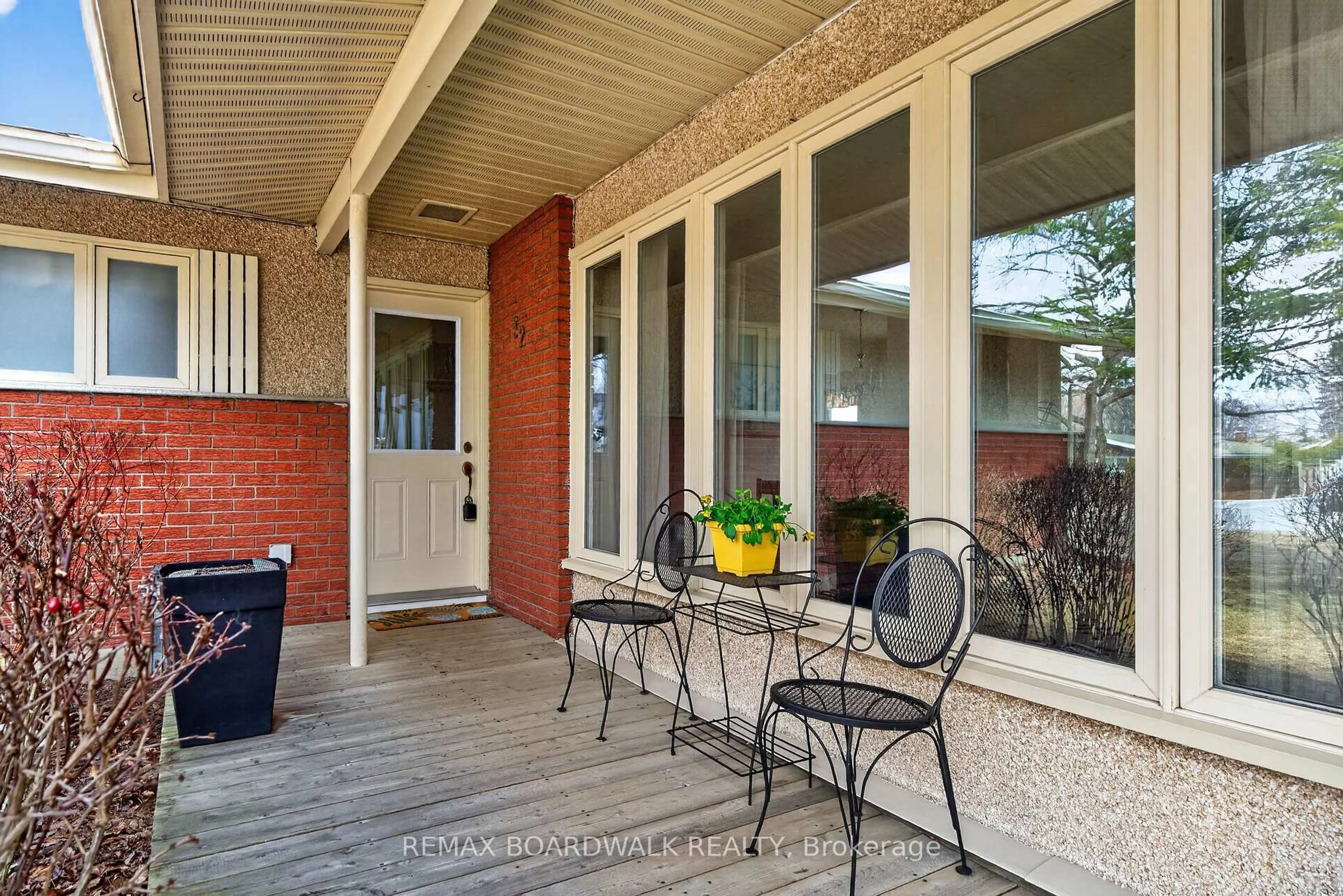 Patio, street for 32 Bowmoor Ave, Ottawa Ontario K2E 6M4