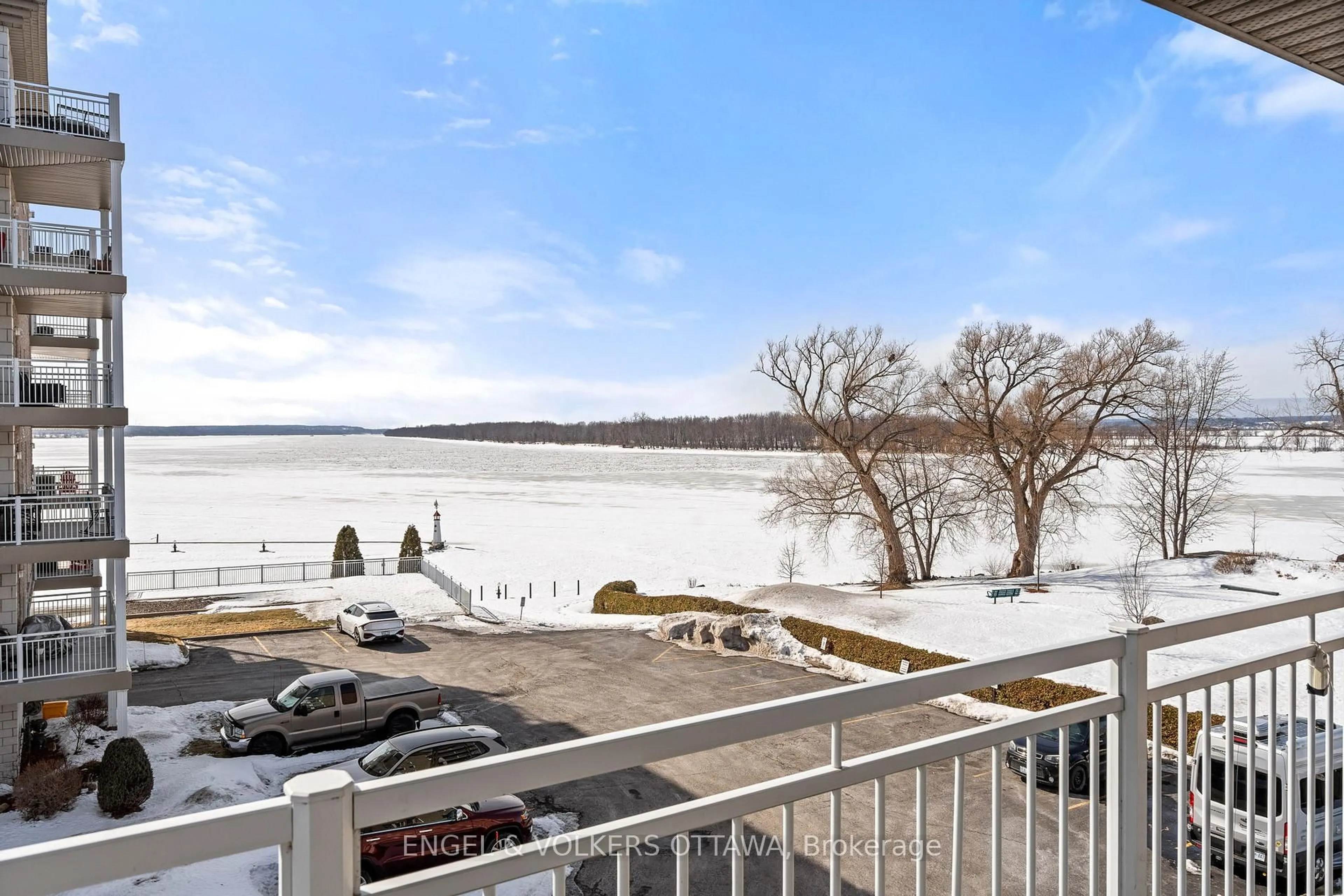 Patio, water/lake/river/ocean view for 134 Edwards St #206, Clarence-Rockland Ontario K4K 1T5