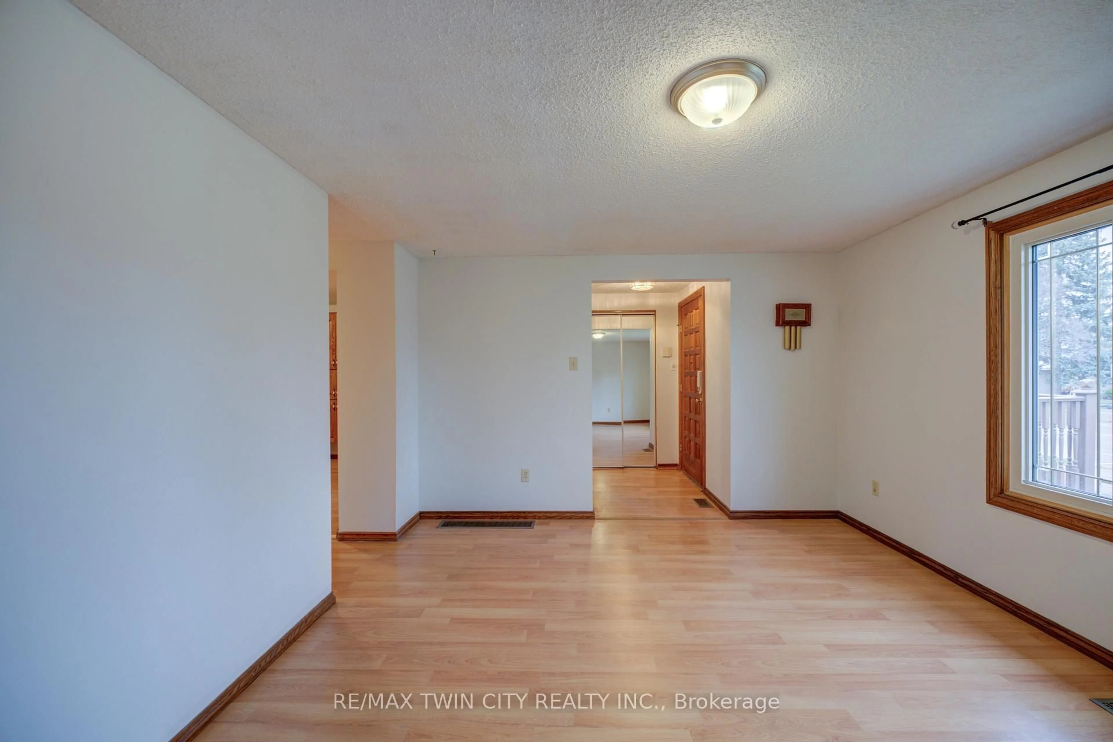 A pic of a room for 390 Brantwood Park Rd, Brantford Ontario N3P 1K7