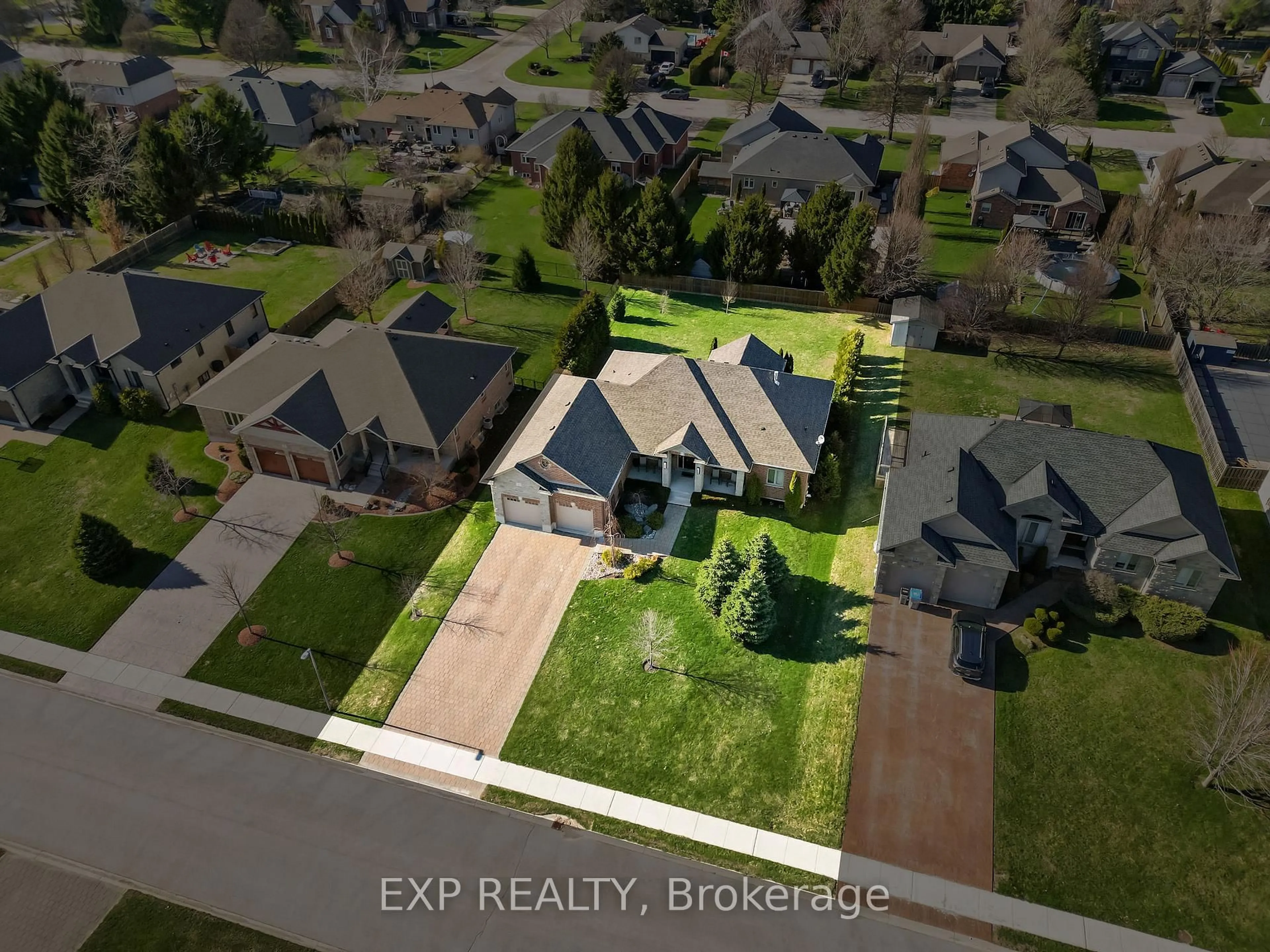 A pic from outside/outdoor area/front of a property/back of a property/a pic from drone, street for 9 Towerline St, Middlesex Centre Ontario N0L 1E0