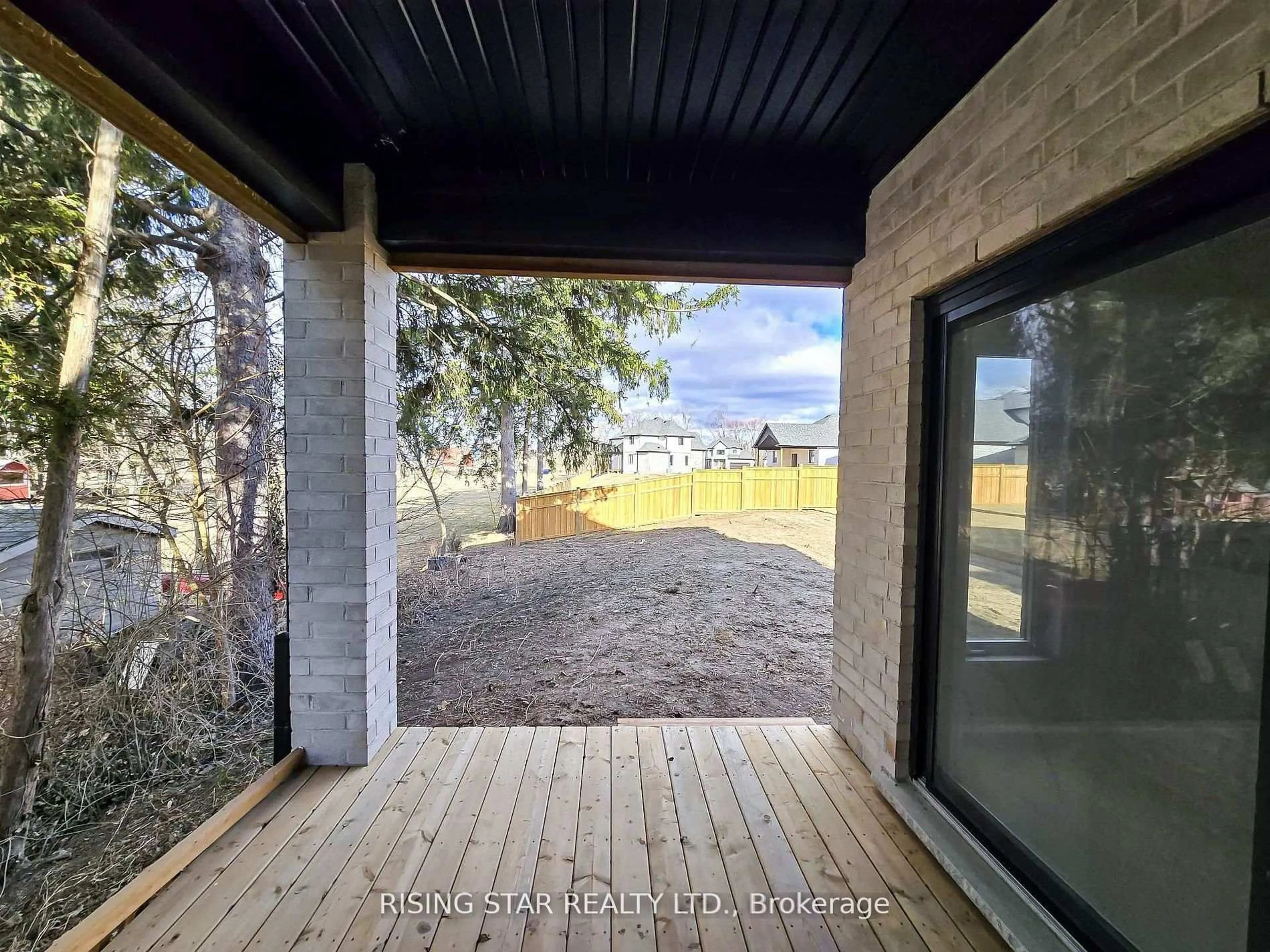 A pic from outside/outdoor area/front of a property/back of a property/a pic from drone, unknown for 232 Mount Pleasant St, Brantford Ontario N3T 1V1