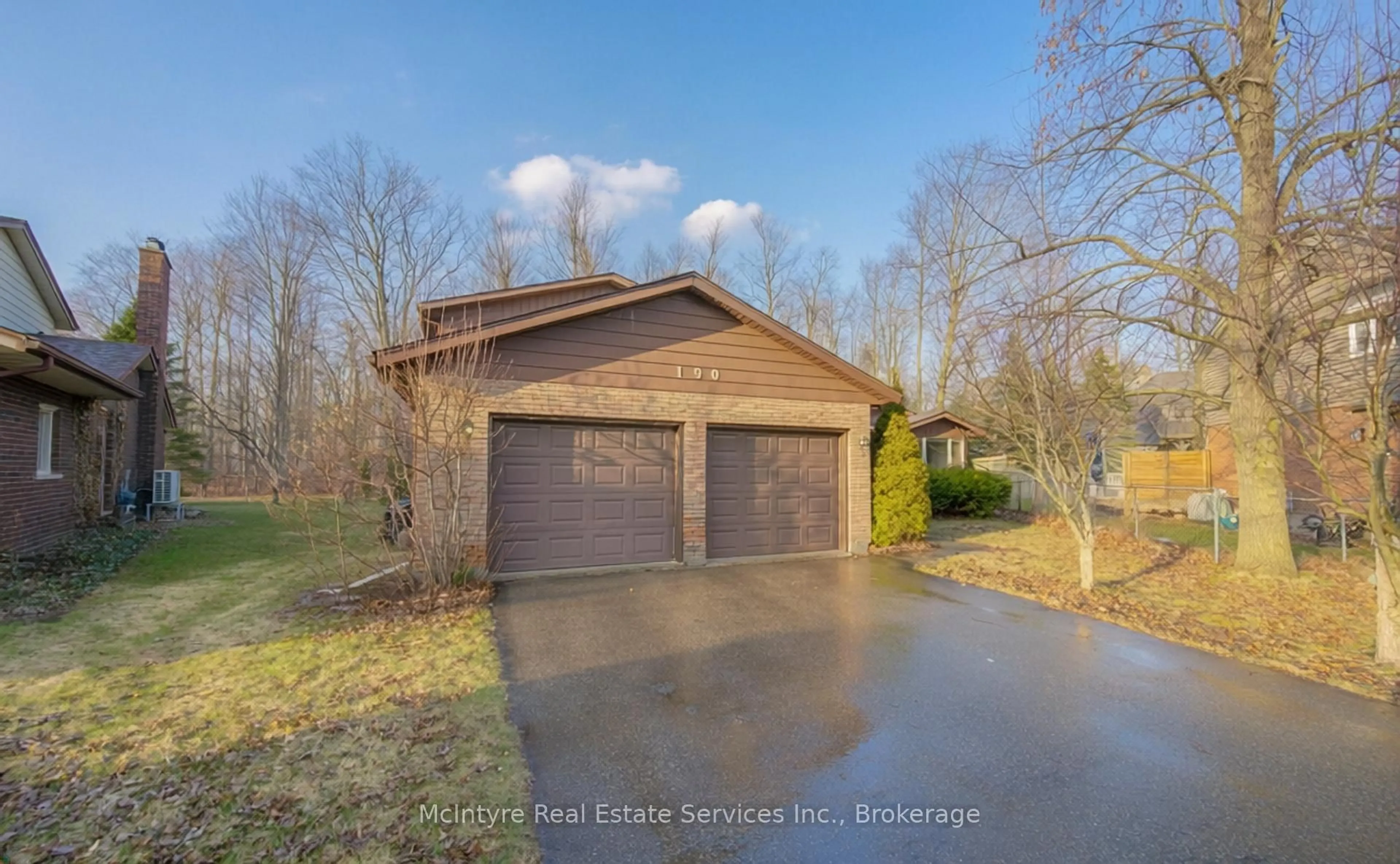 A pic from outside/outdoor area/front of a property/back of a property/a pic from drone, water/lake/river/ocean view for 190 Silvercrest Dr, Waterloo Ontario N2L 6B1