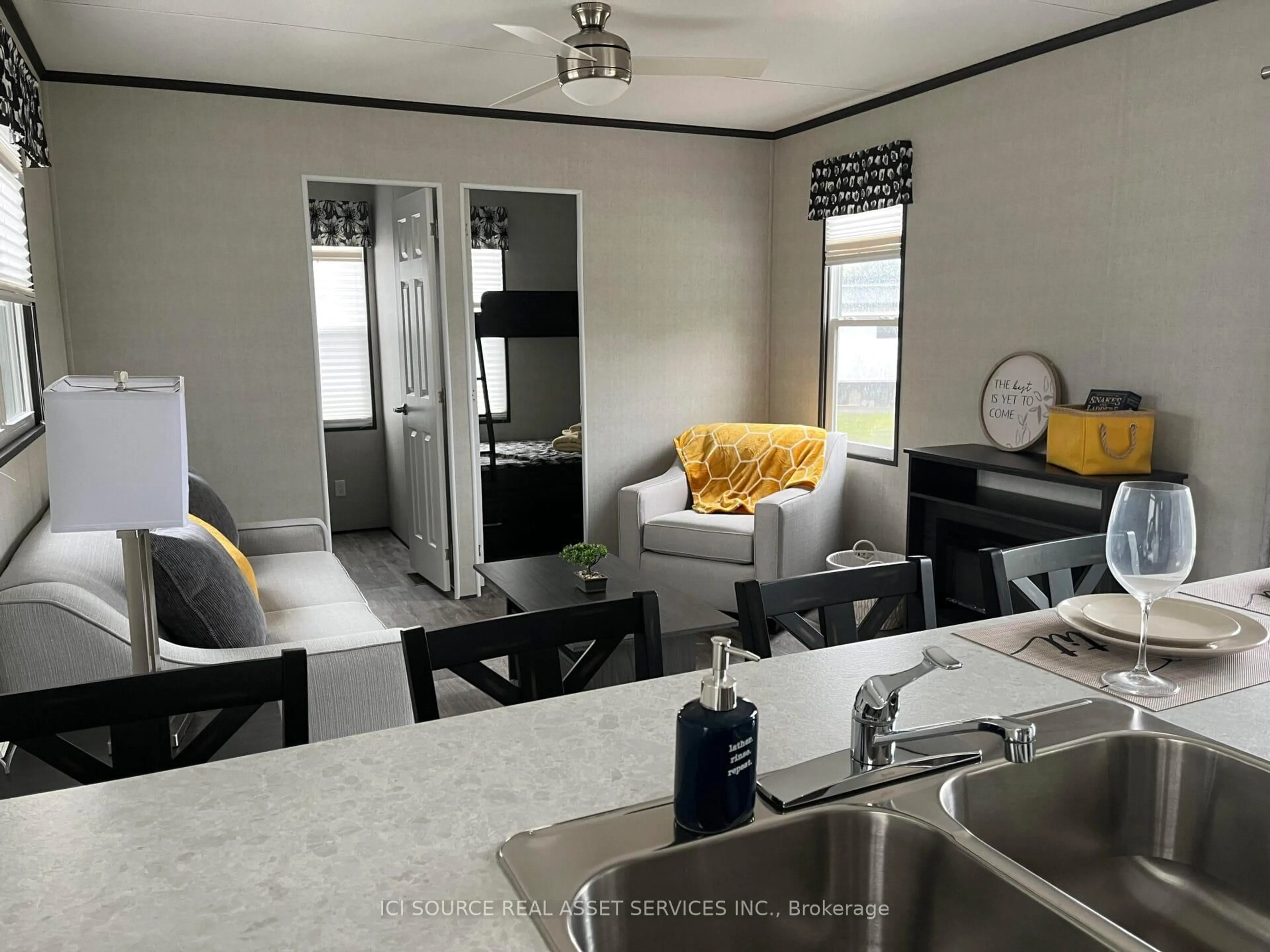 Open concept kitchen, ceramic/tile floor for 1047 Bonnie Lake Camp Rd #LKR026, Bracebridge Ontario P1L 1W9