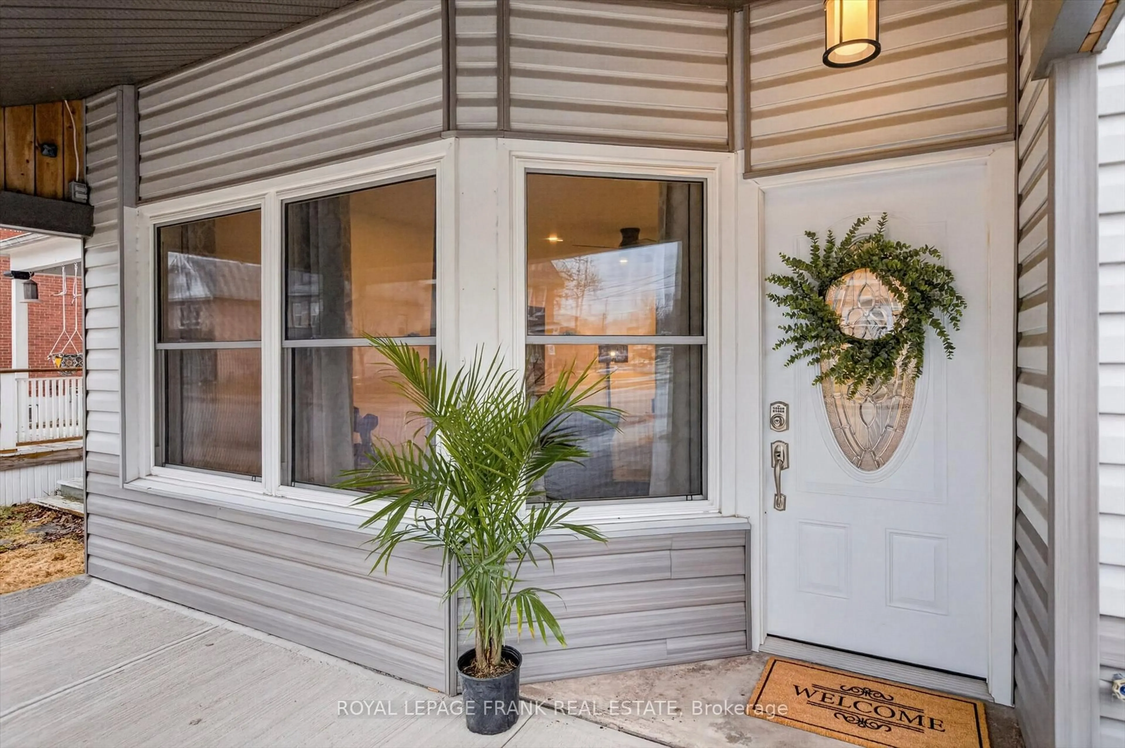 Indoor entryway for 113 Princess St, Peterborough Ontario K9J 2A8