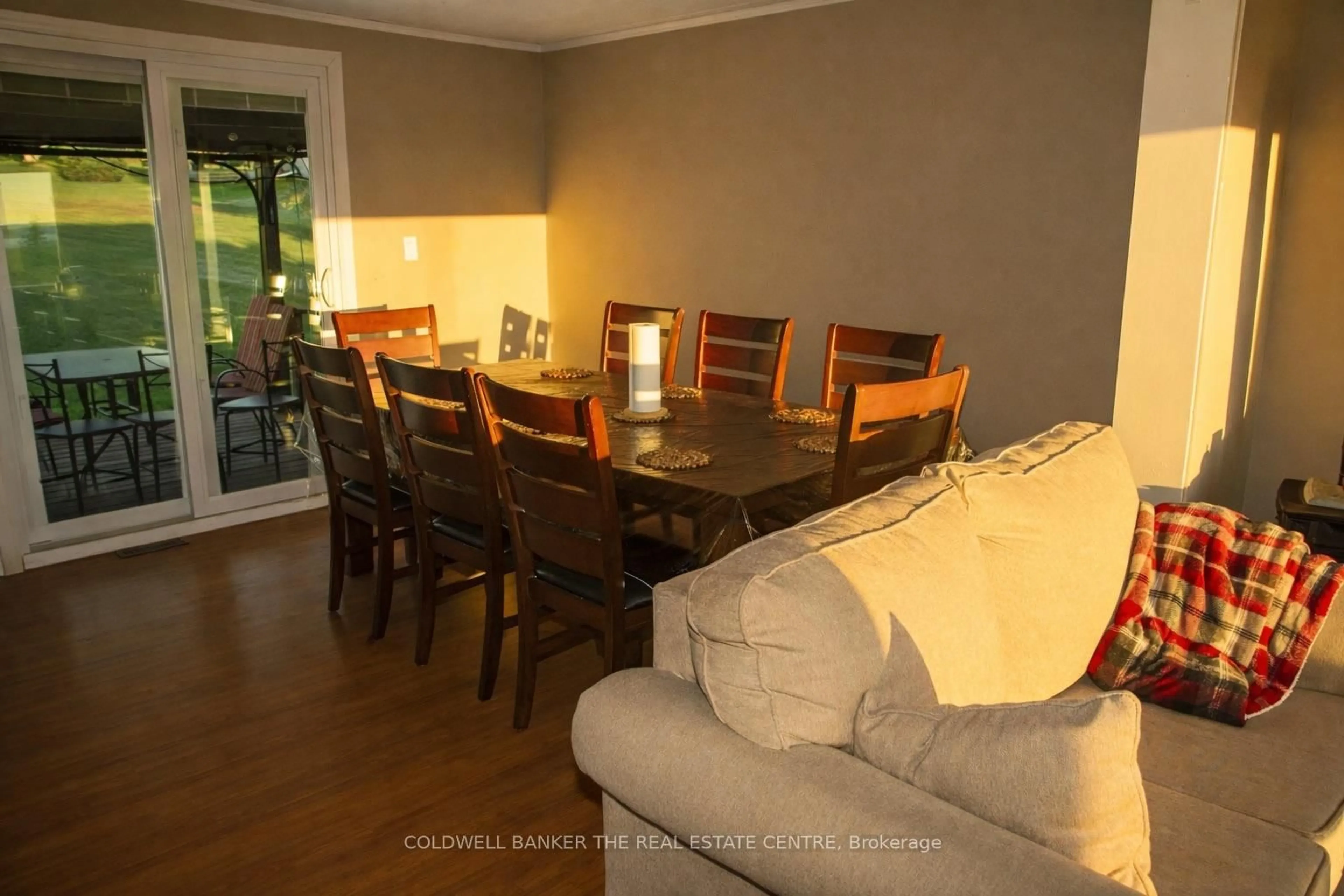 Dining room, wood/laminate floor for 426 Sunset Cres, Alnwick/Haldimand Ontario K0K 2X0