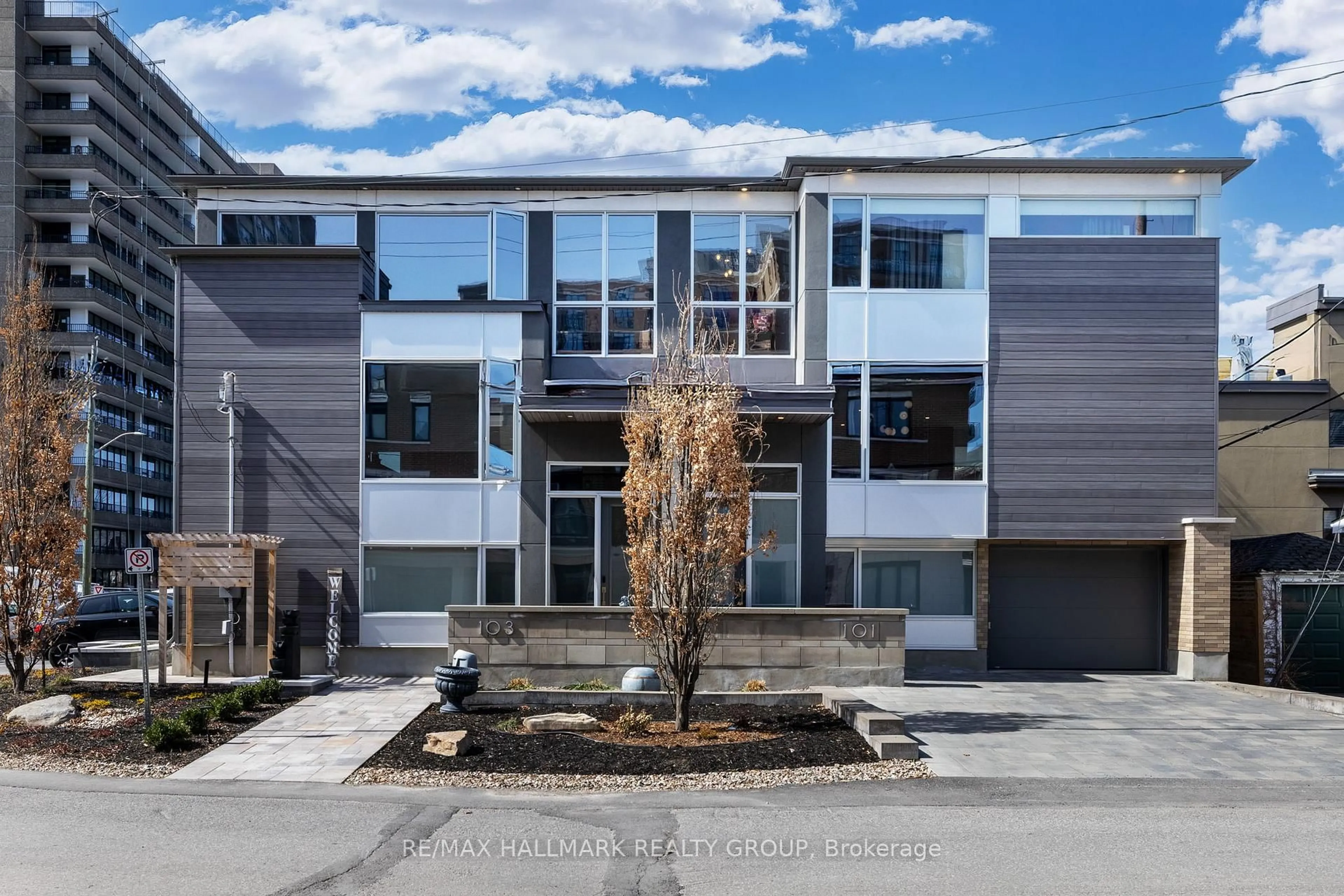 Unknown for 101 Tay St, Ottawa Ontario K2A 2H1